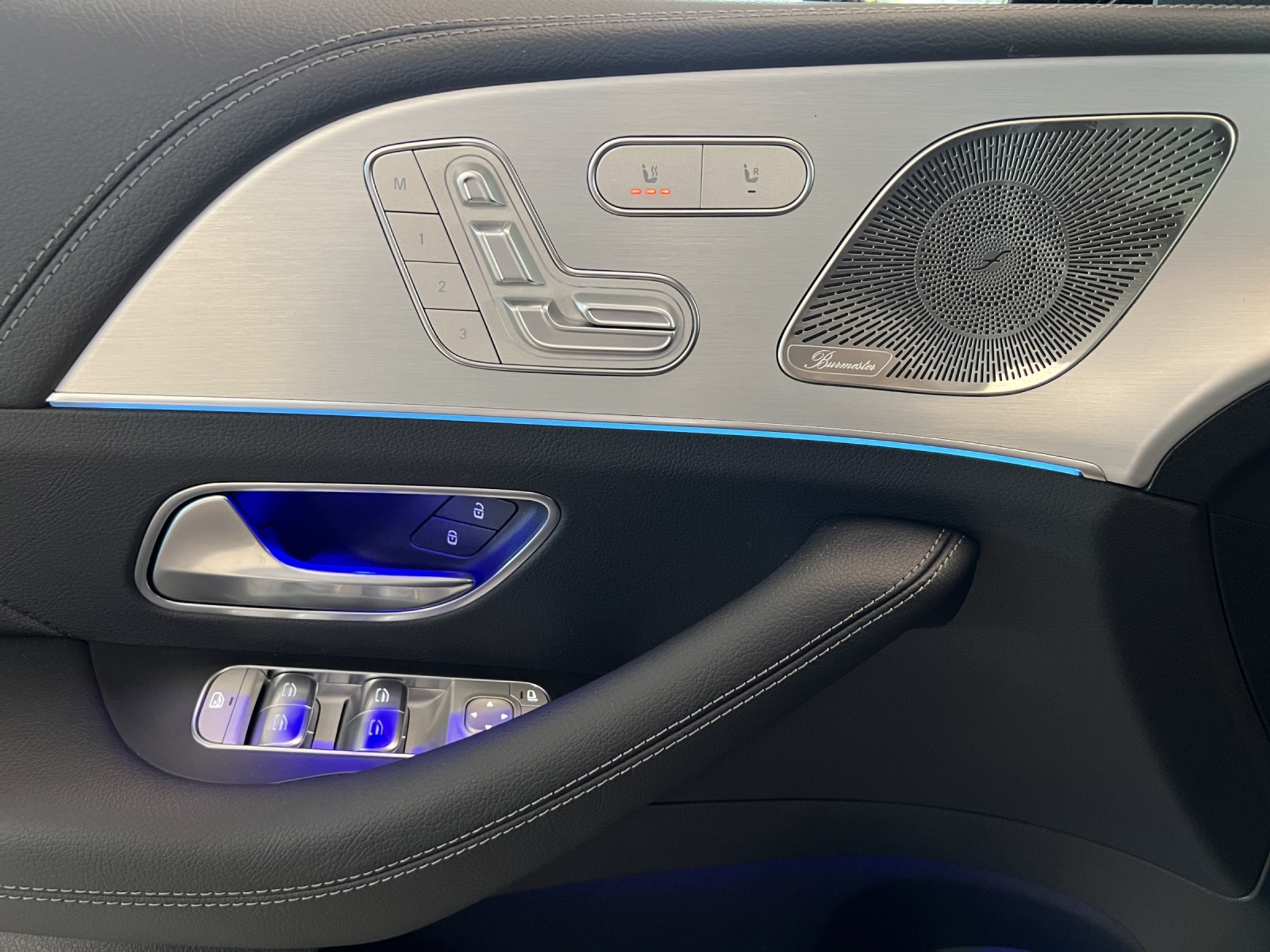 listing desktop thumbnail image 12