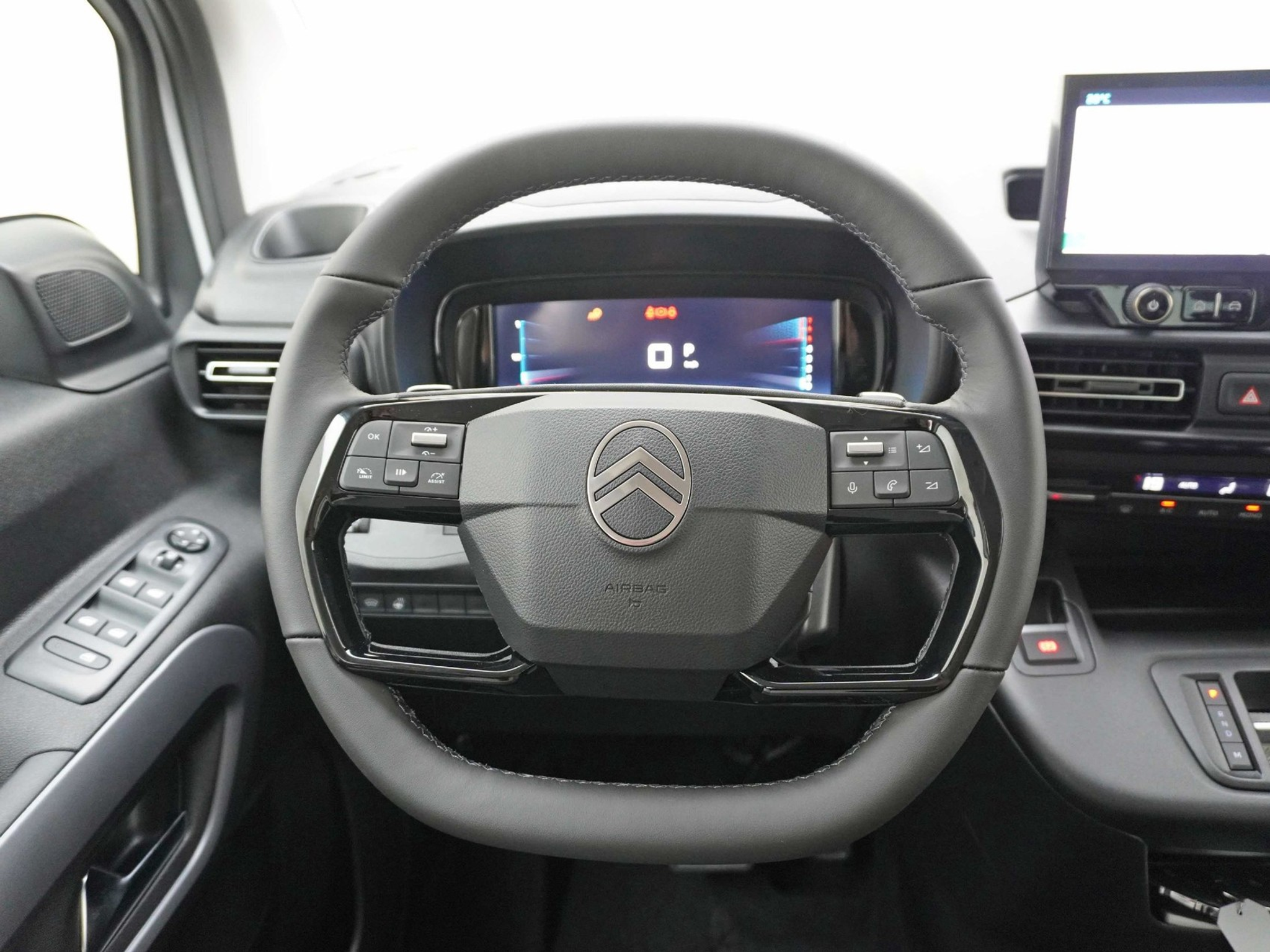 listing desktop thumbnail image 9