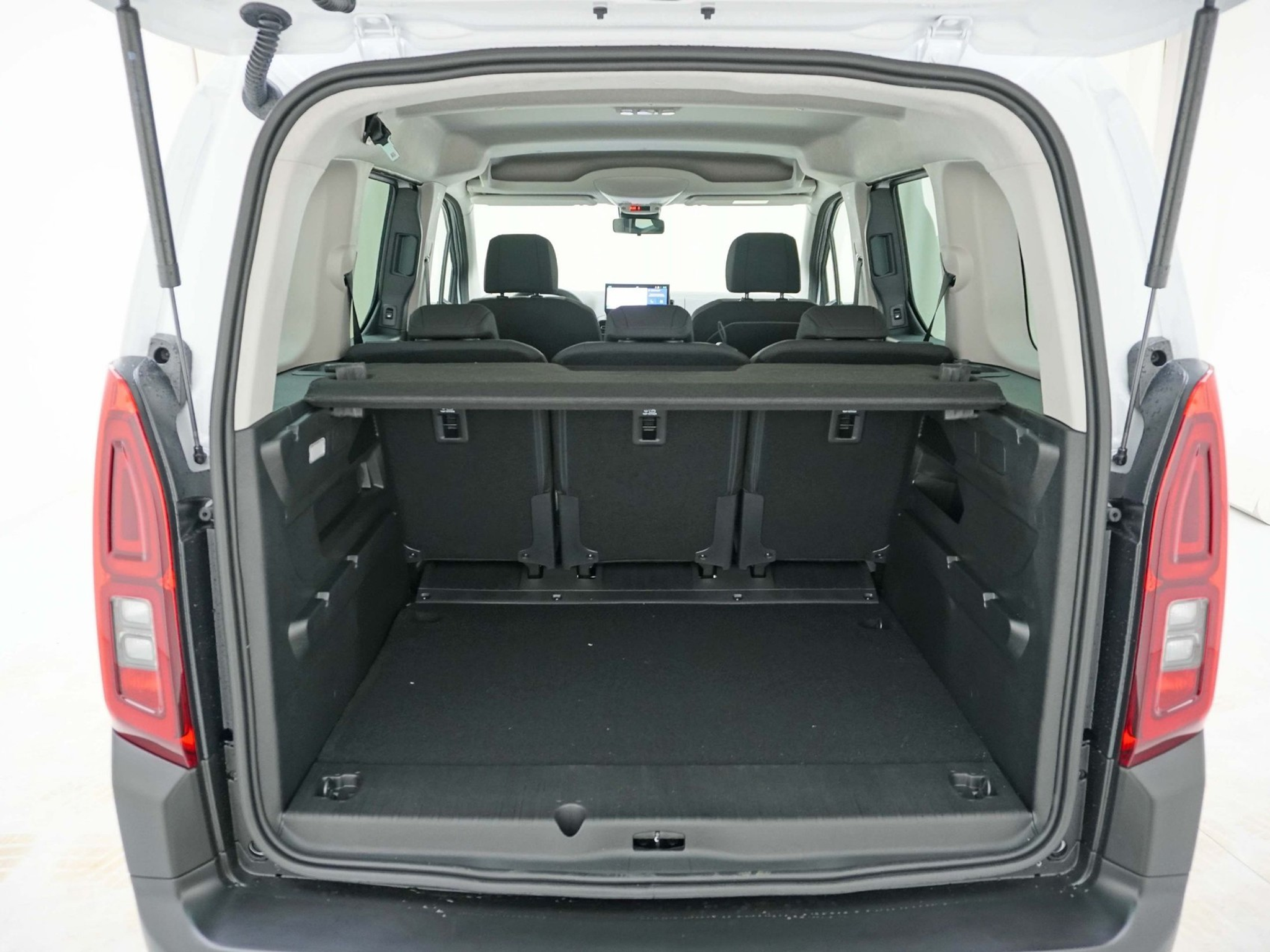 listing desktop thumbnail image 19