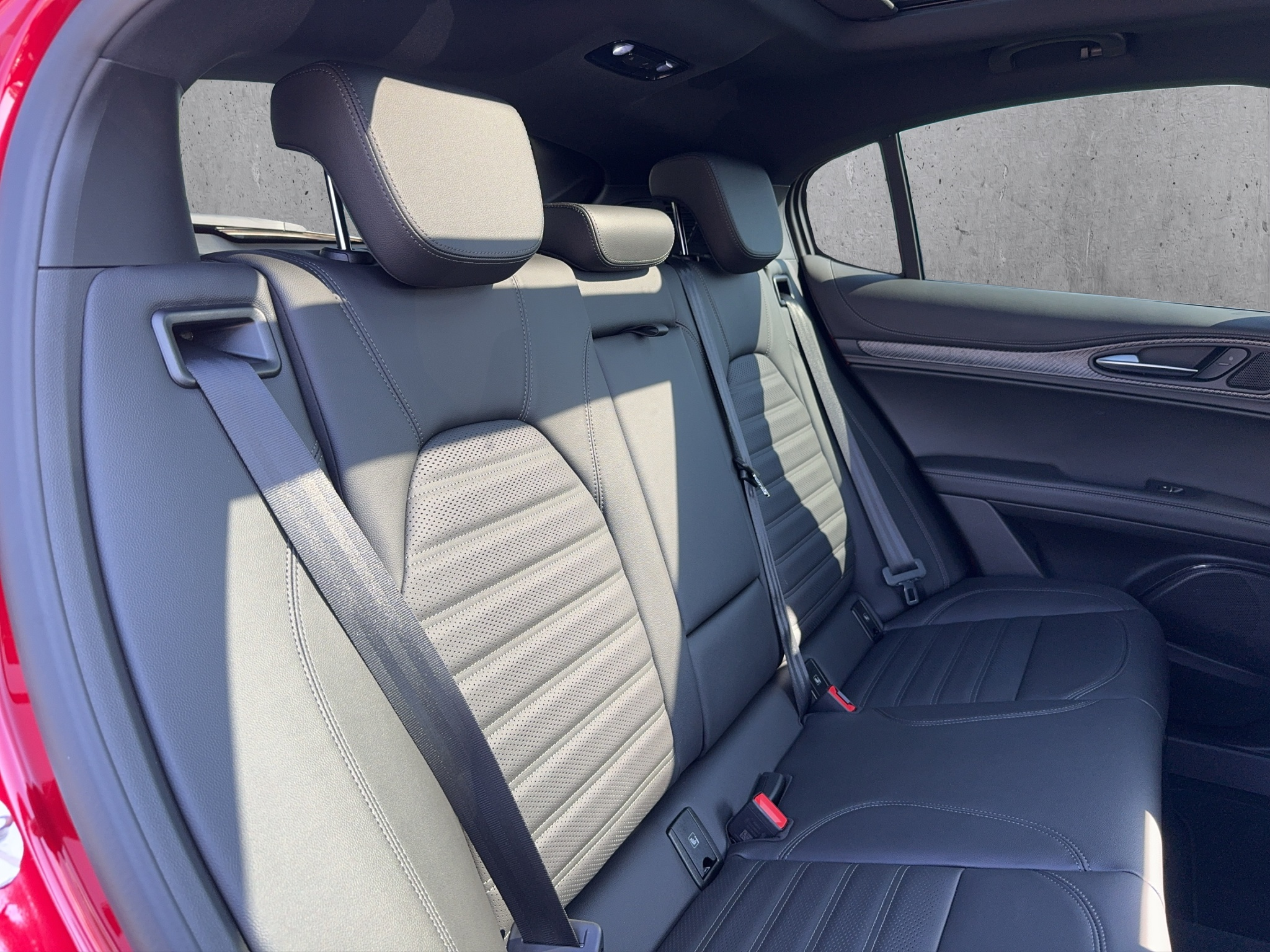 listing desktop thumbnail image 11