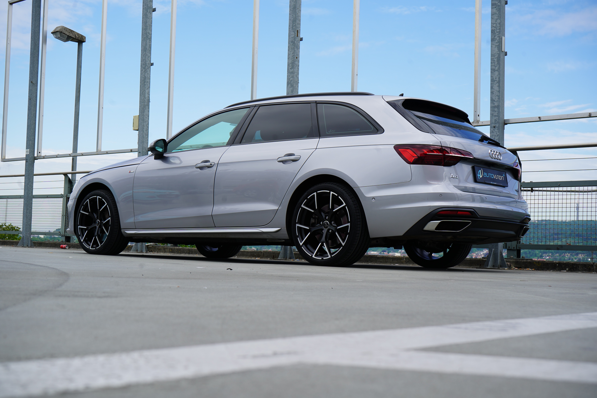 listing desktop thumbnail image 10