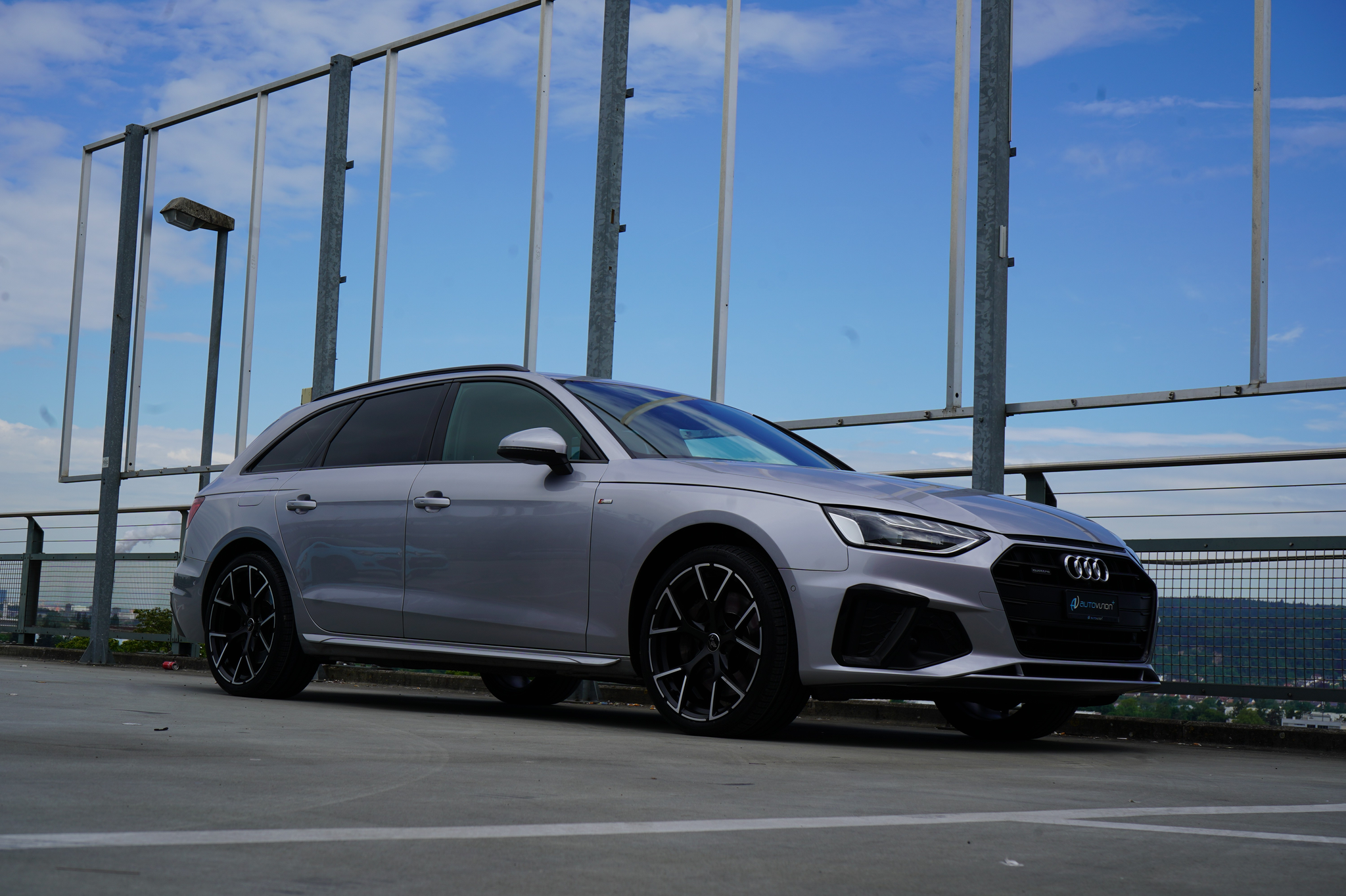 listing desktop thumbnail image 8