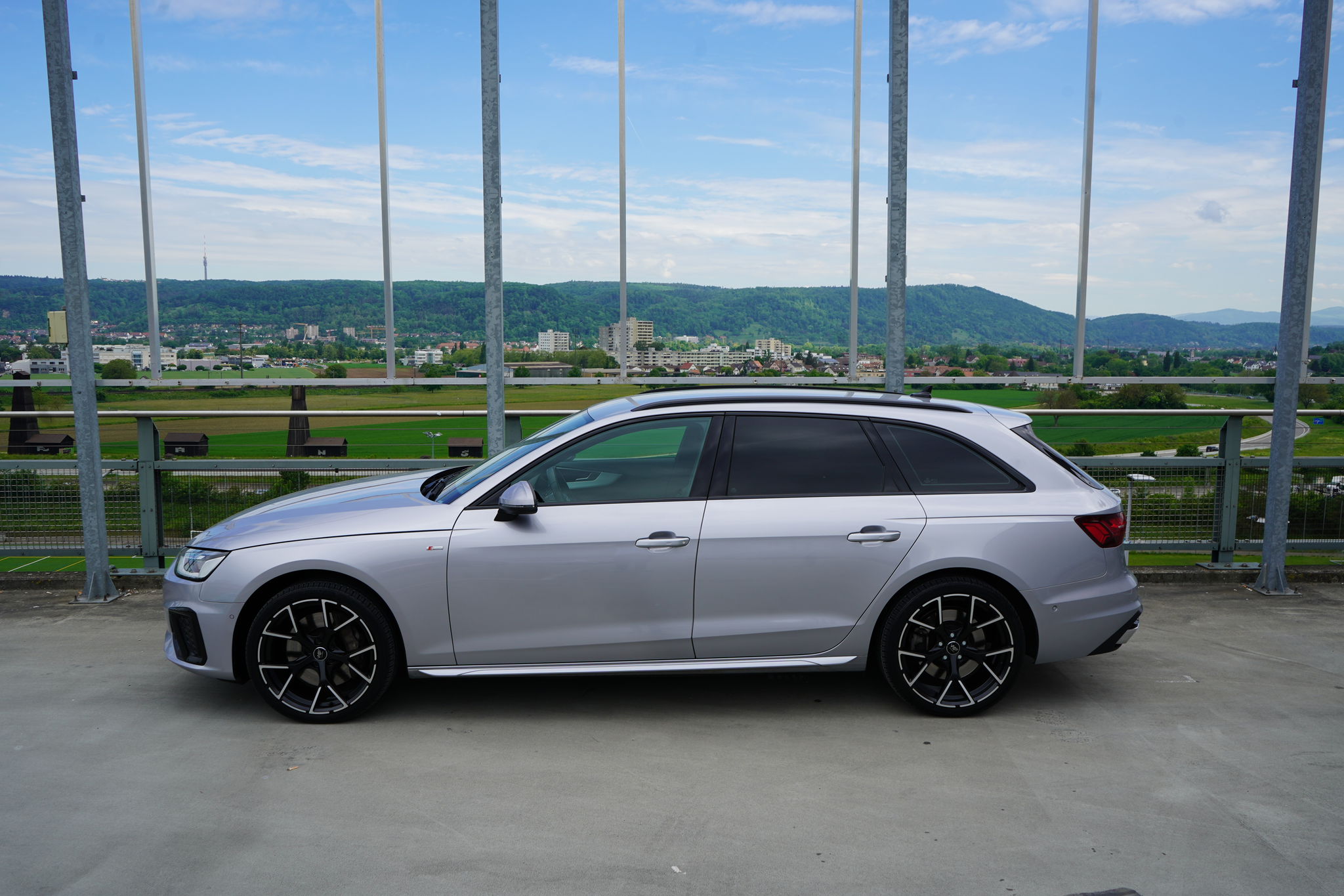 listing desktop thumbnail image 5