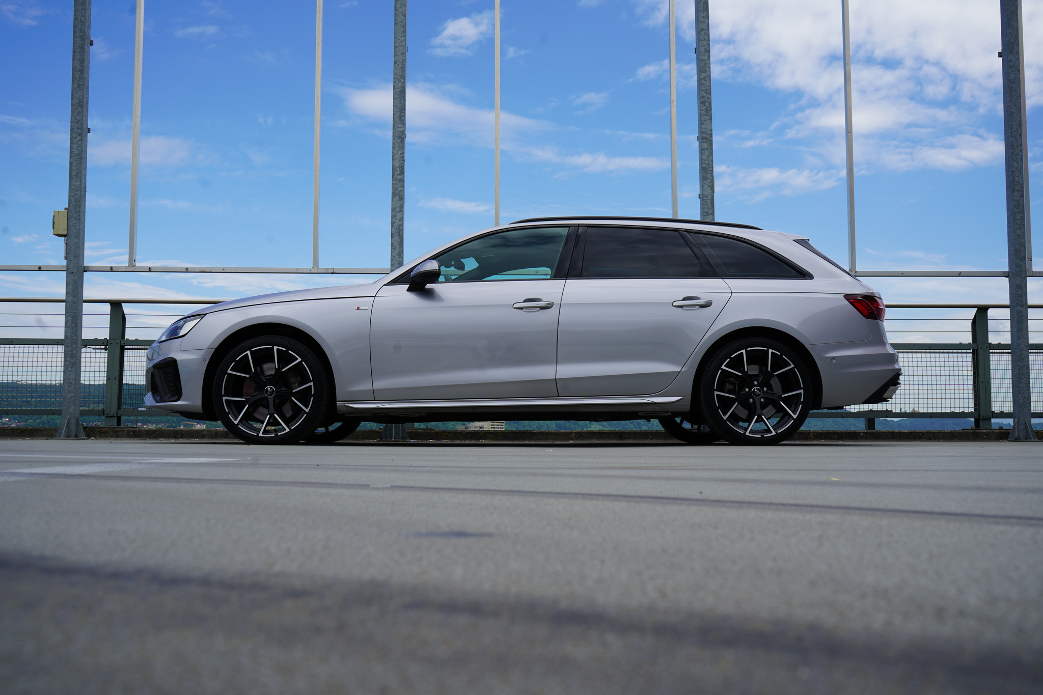 listing desktop thumbnail image 1