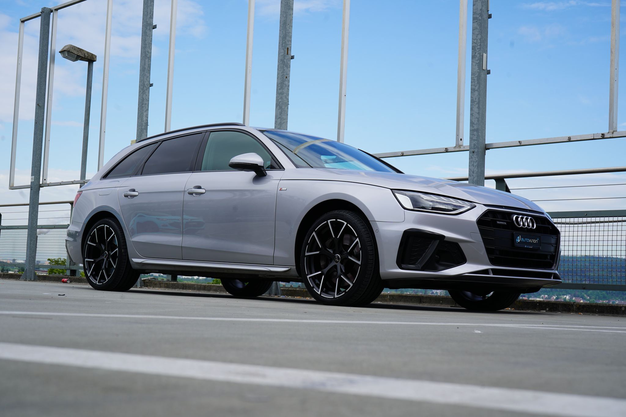 listing desktop thumbnail image 6