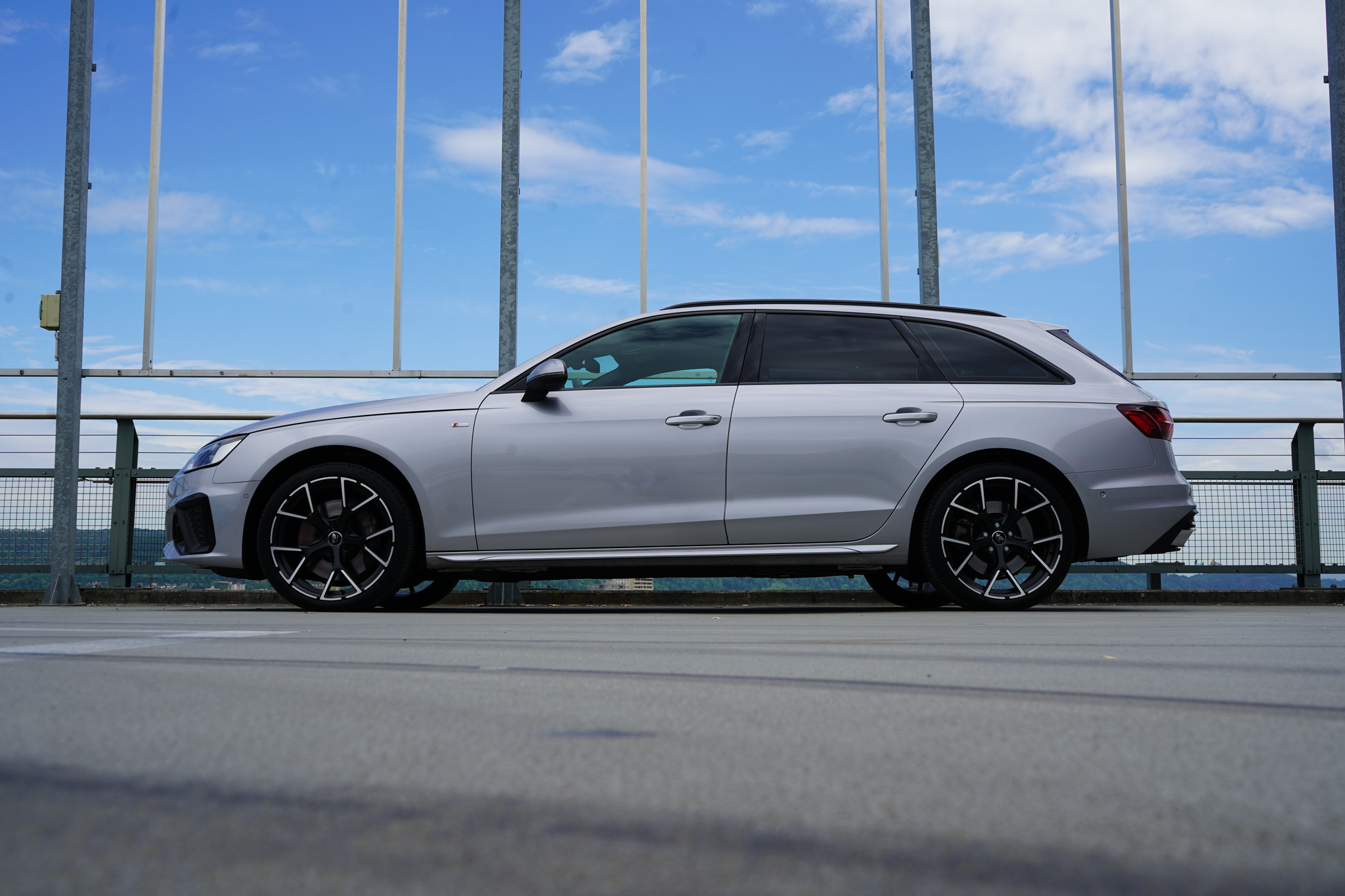 listing desktop thumbnail image 2