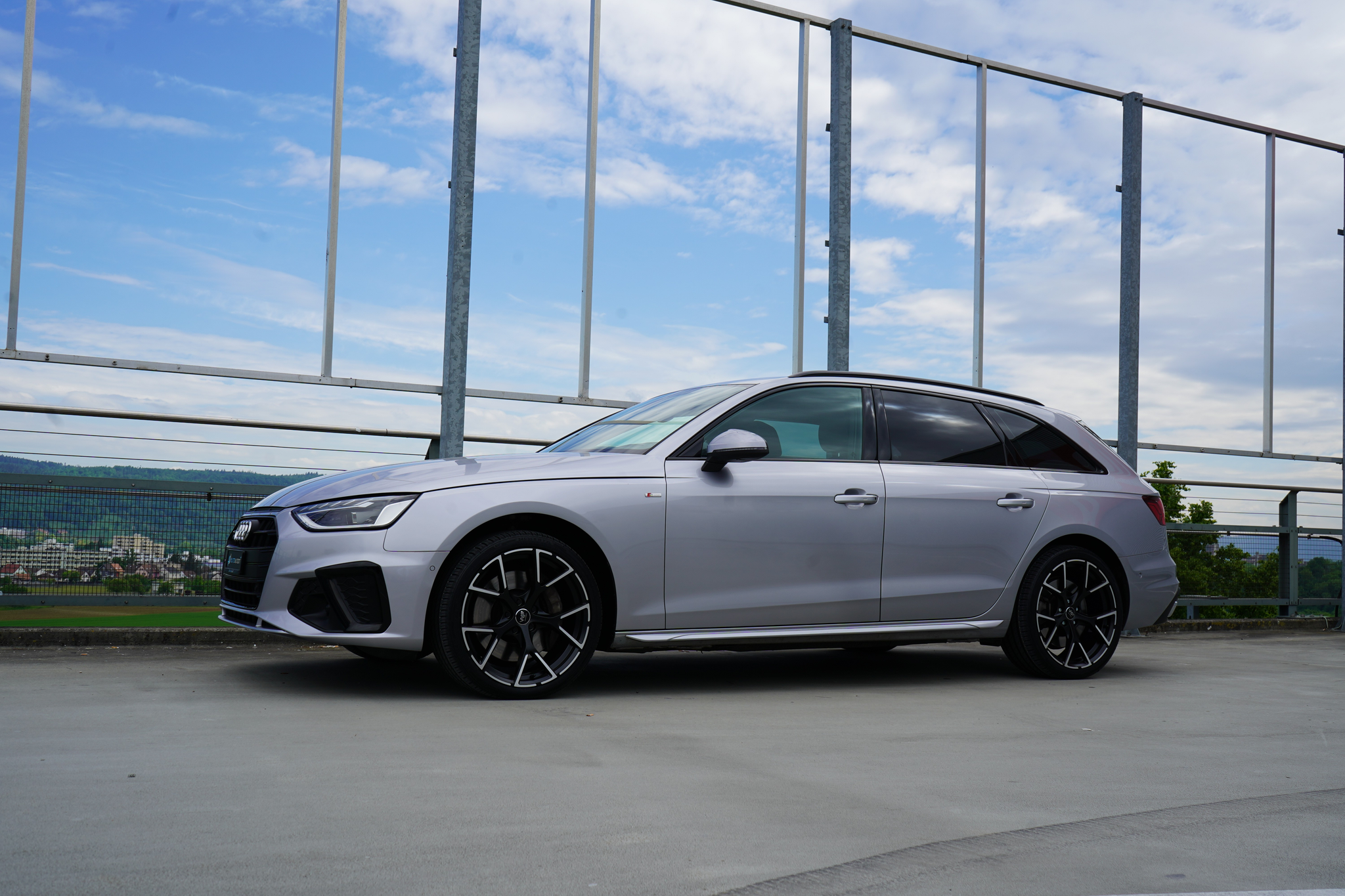 listing desktop thumbnail image 11