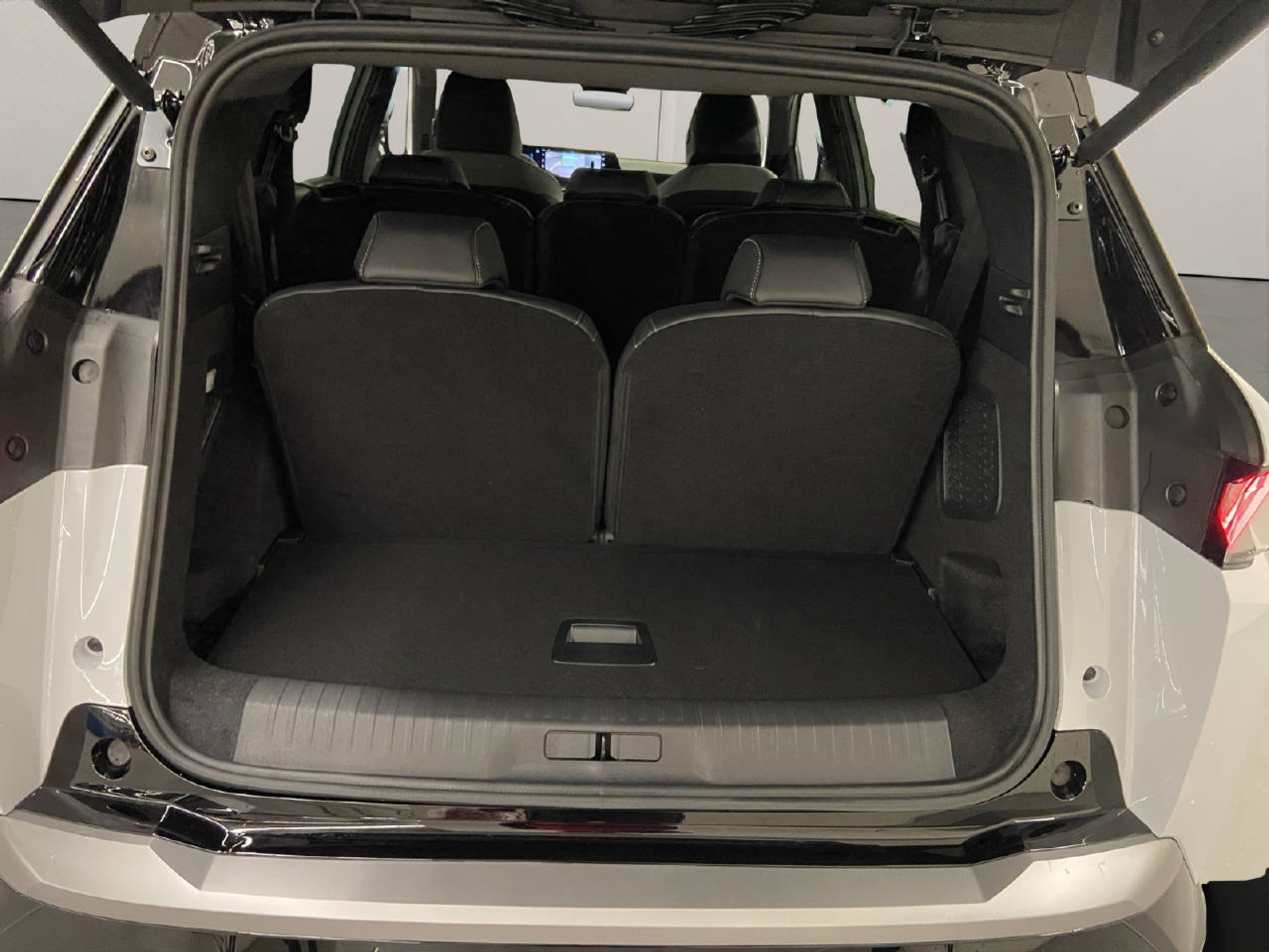 listing desktop thumbnail image 12