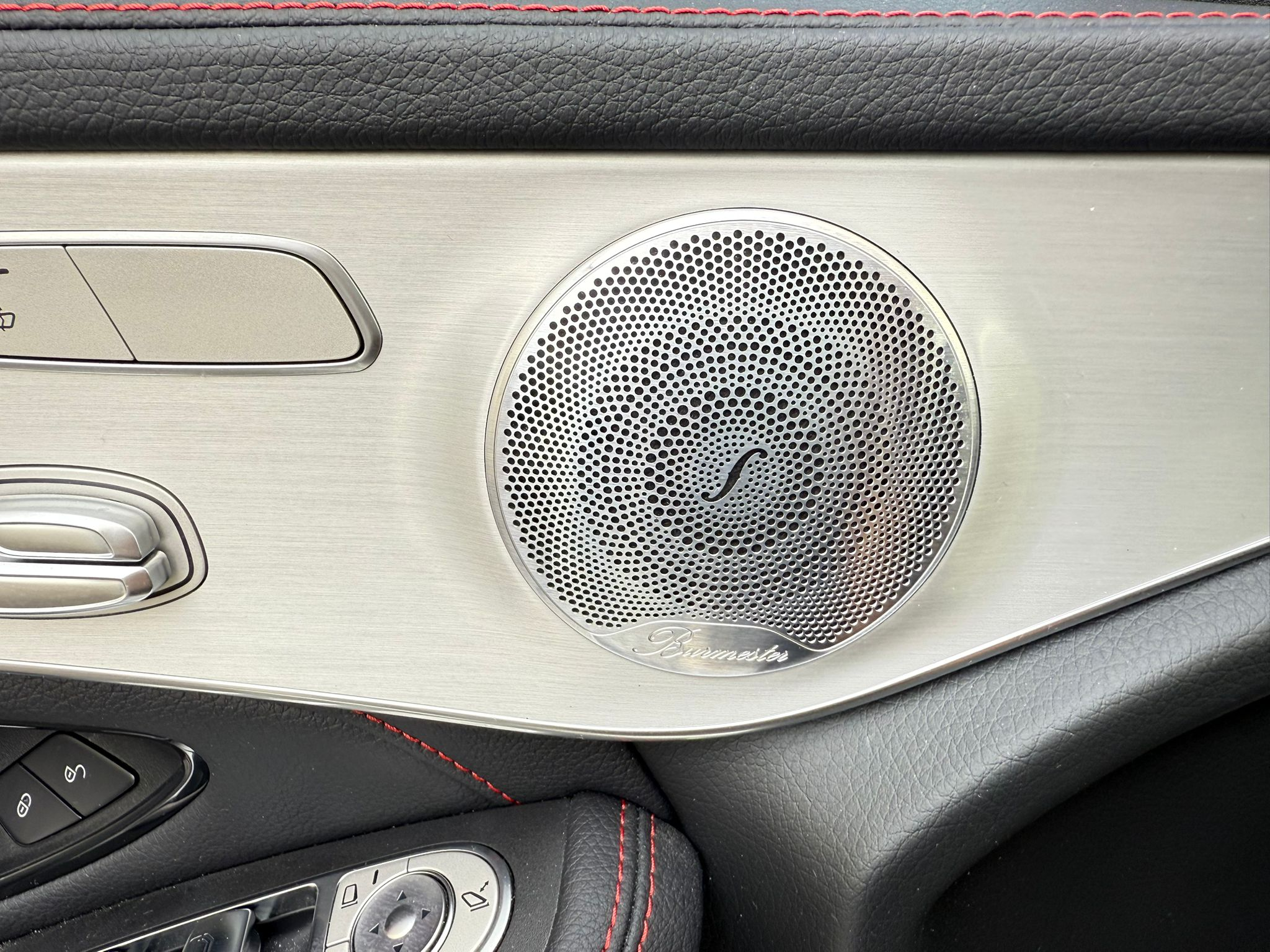 listing desktop thumbnail image 12