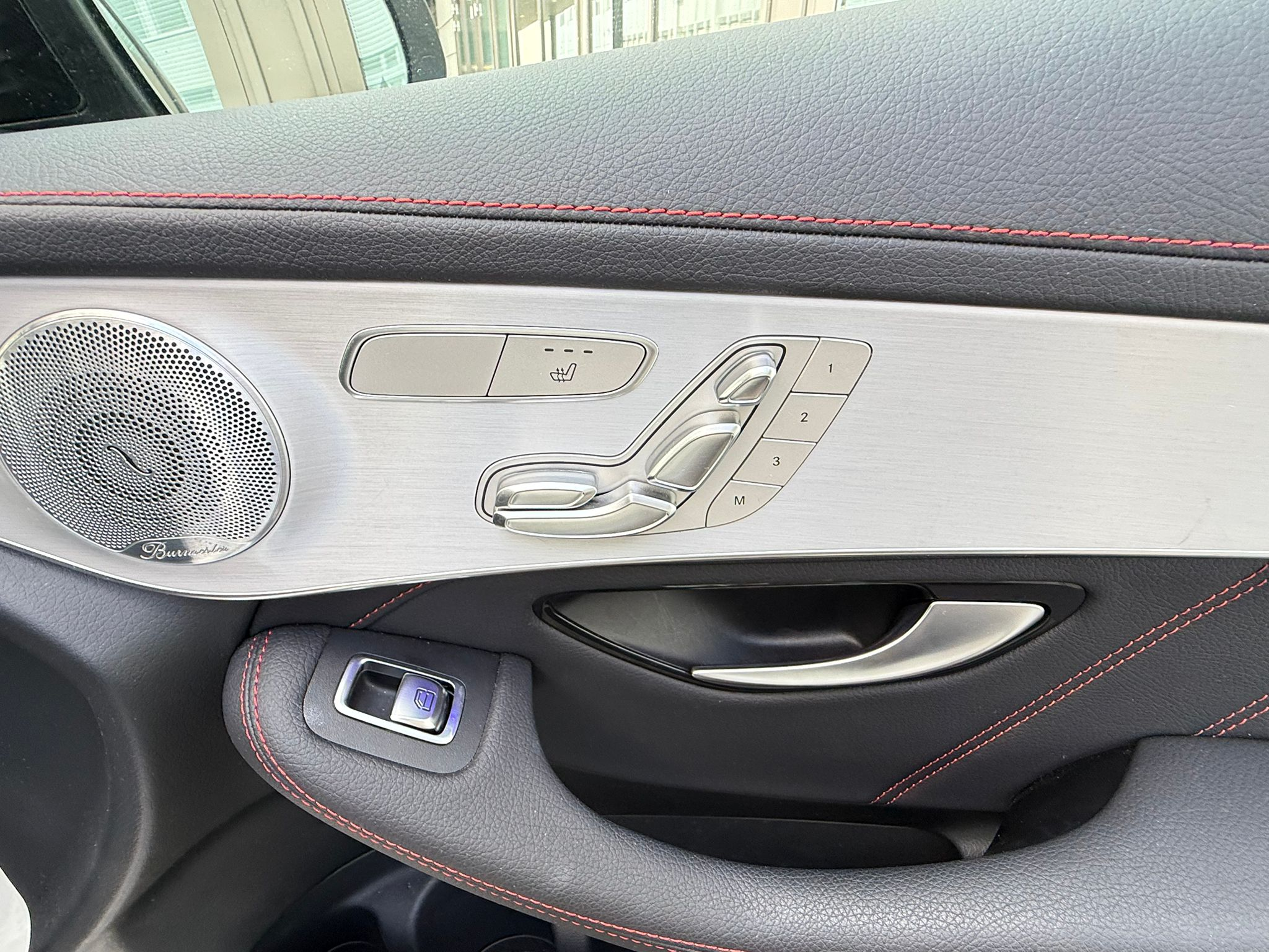 listing desktop thumbnail image 9