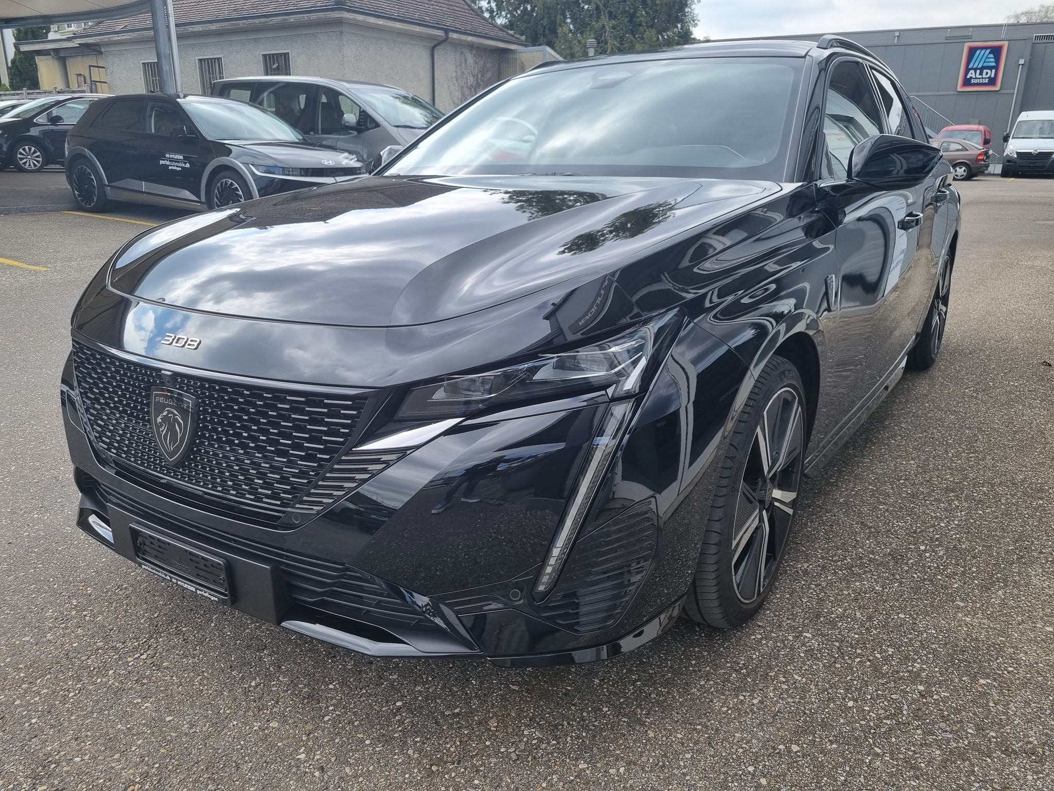 listing desktop thumbnail image 2