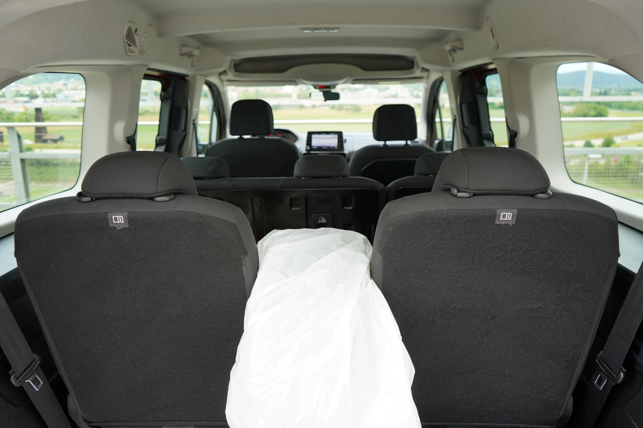 listing desktop thumbnail image 25