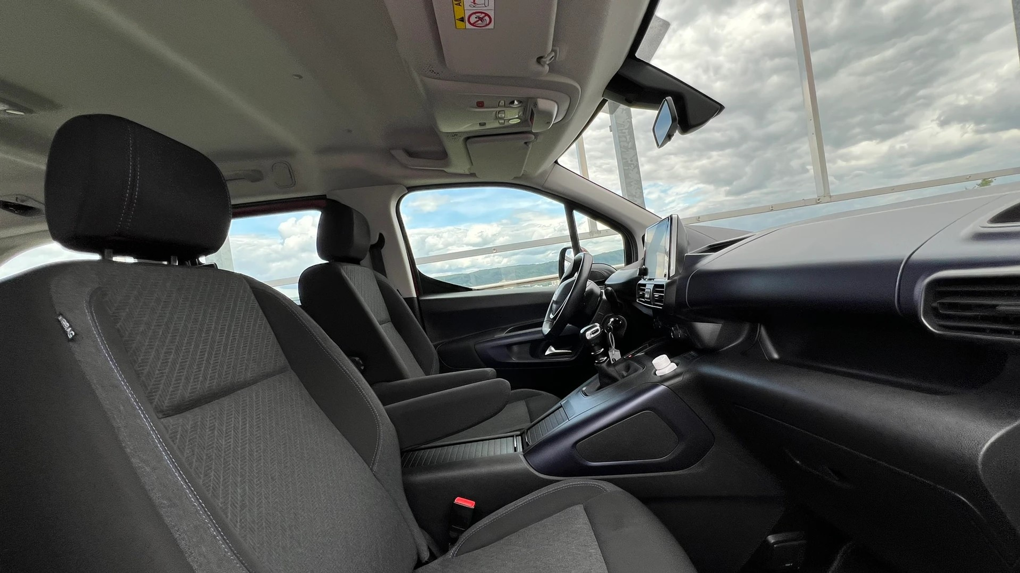 listing desktop thumbnail image 23