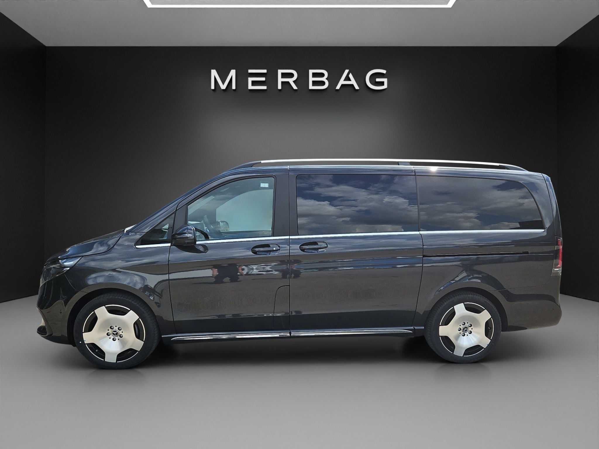 listing desktop thumbnail image 4