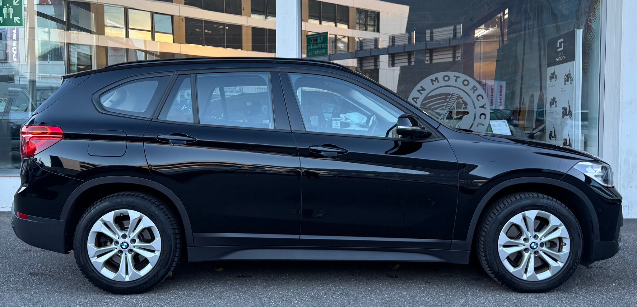 listing desktop thumbnail image 1