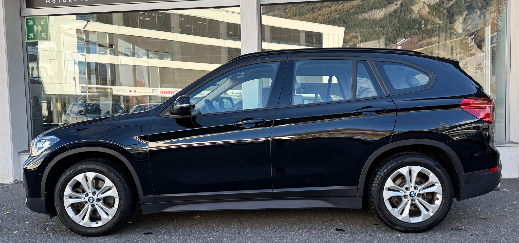 listing desktop thumbnail image 2