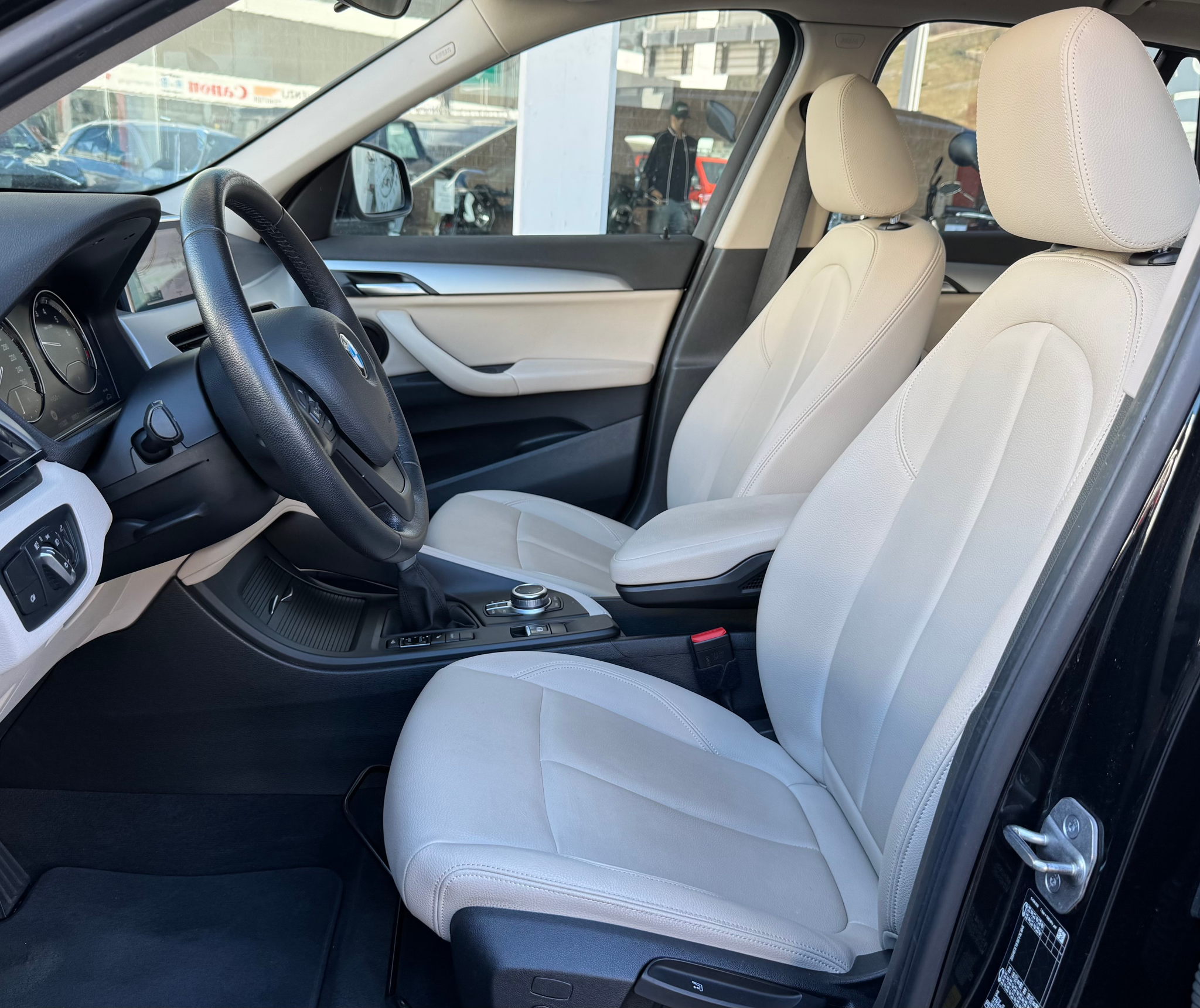 listing desktop thumbnail image 7