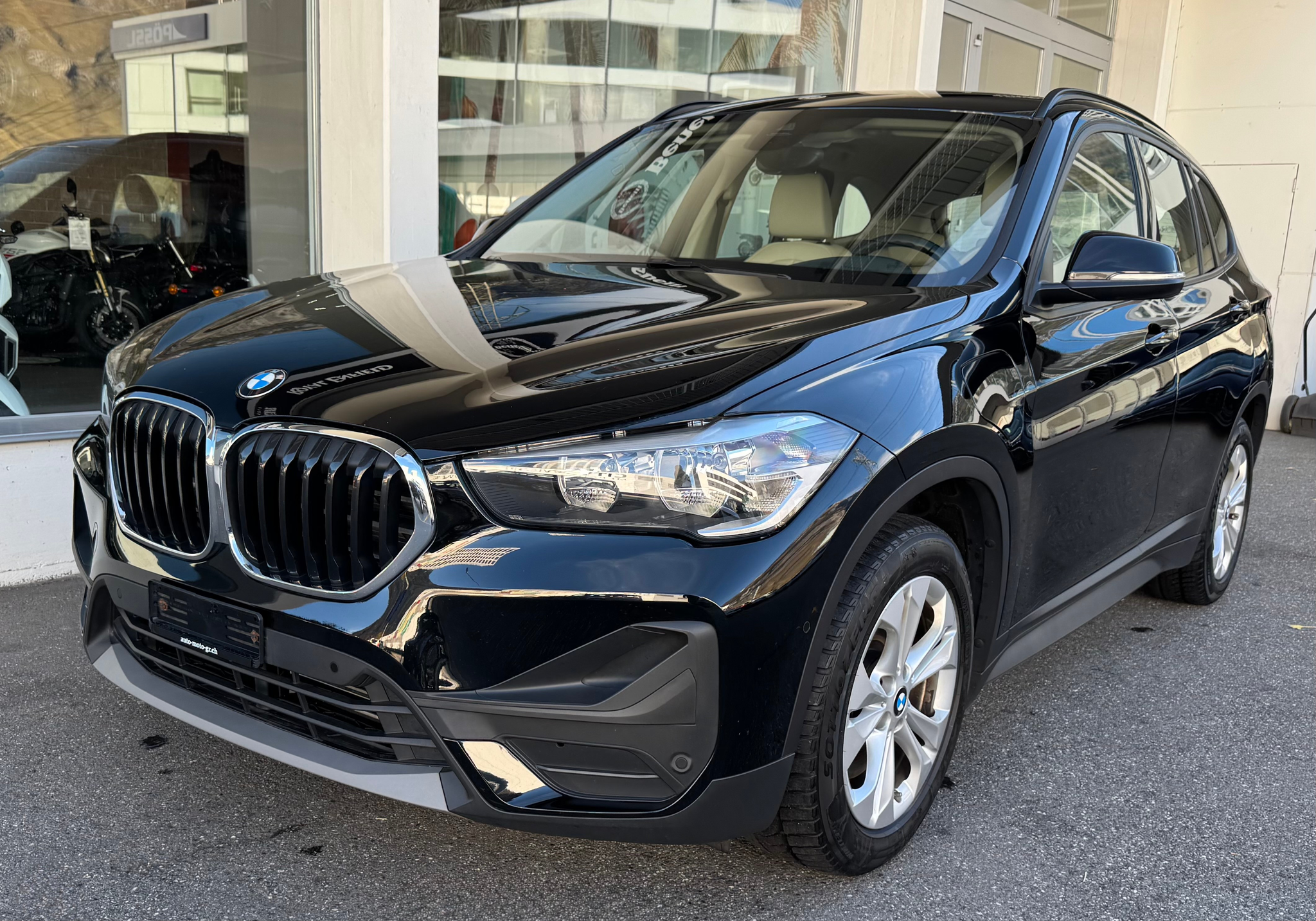 listing desktop thumbnail image 5