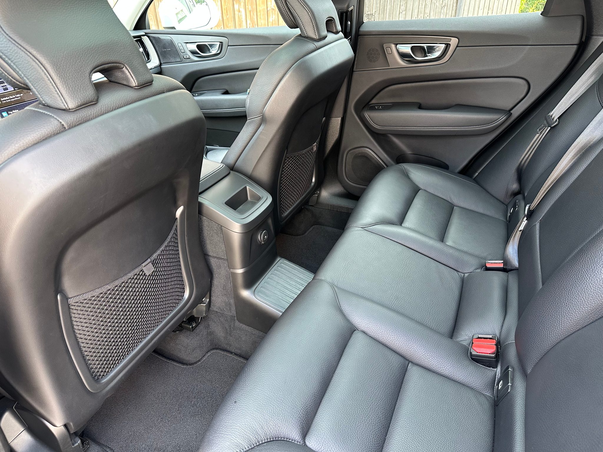 listing desktop thumbnail image 4