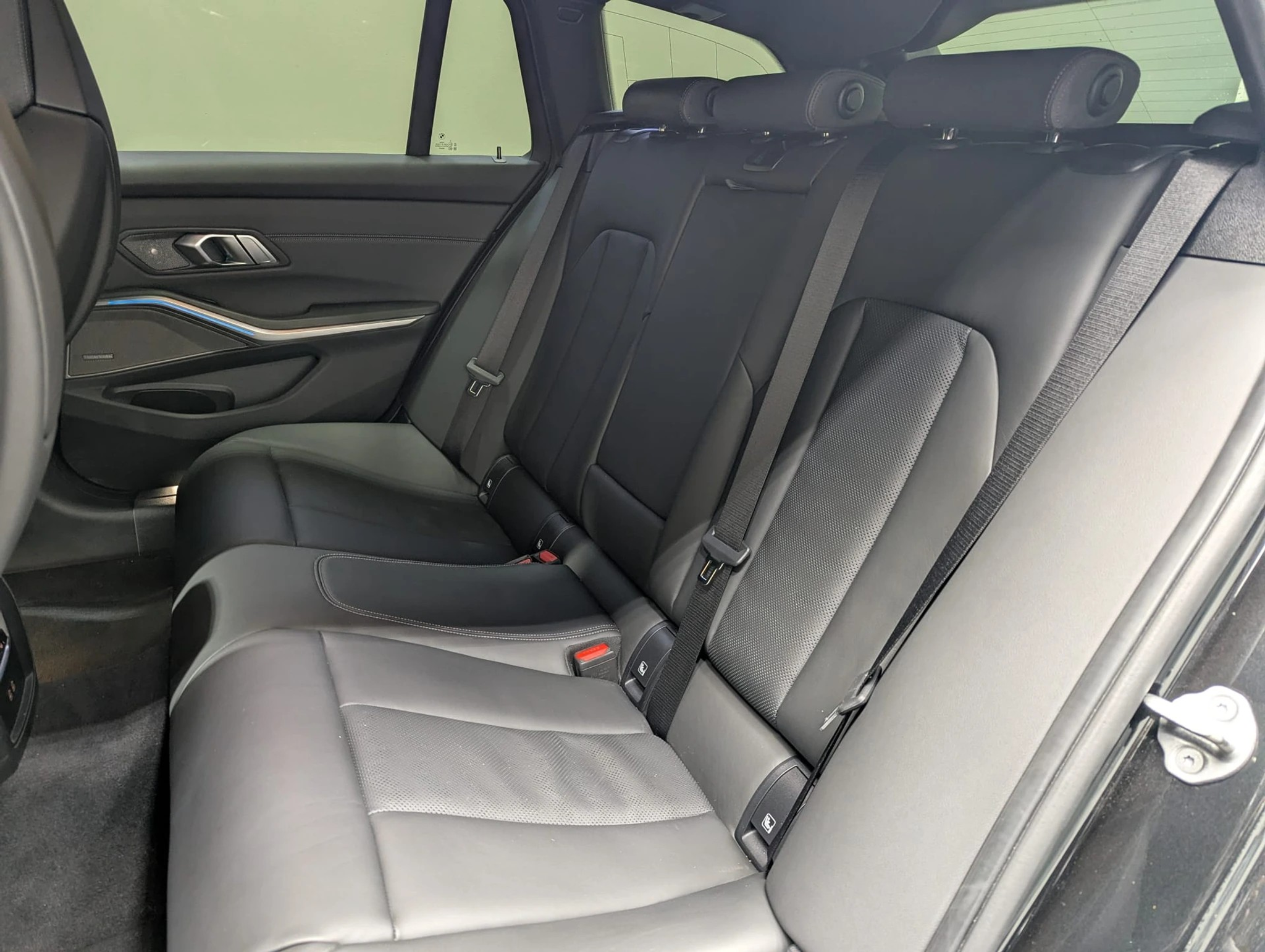 listing desktop thumbnail image 10