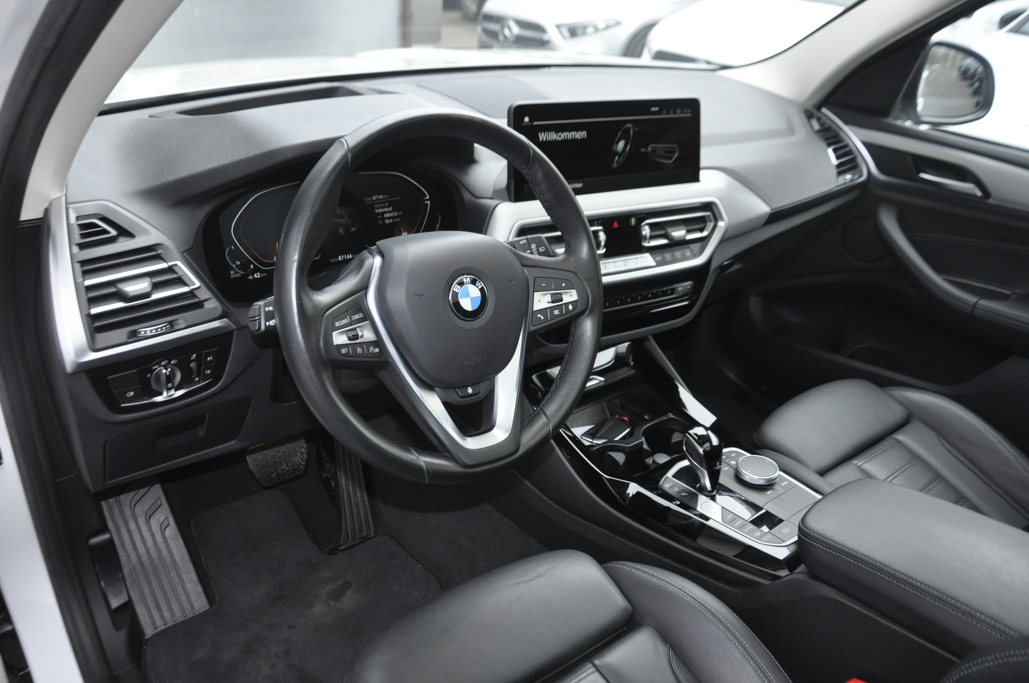 listing desktop thumbnail image 10