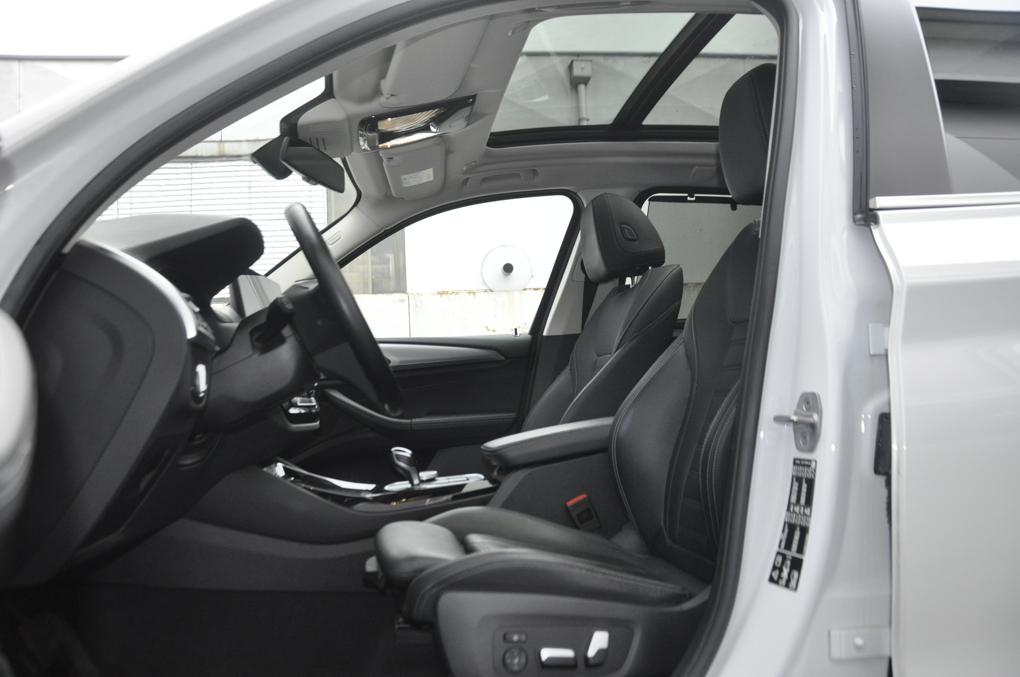 listing desktop thumbnail image 9