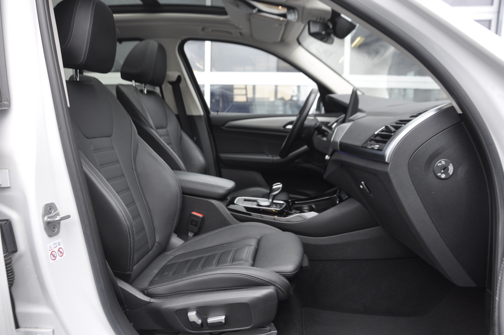 listing desktop thumbnail image 6