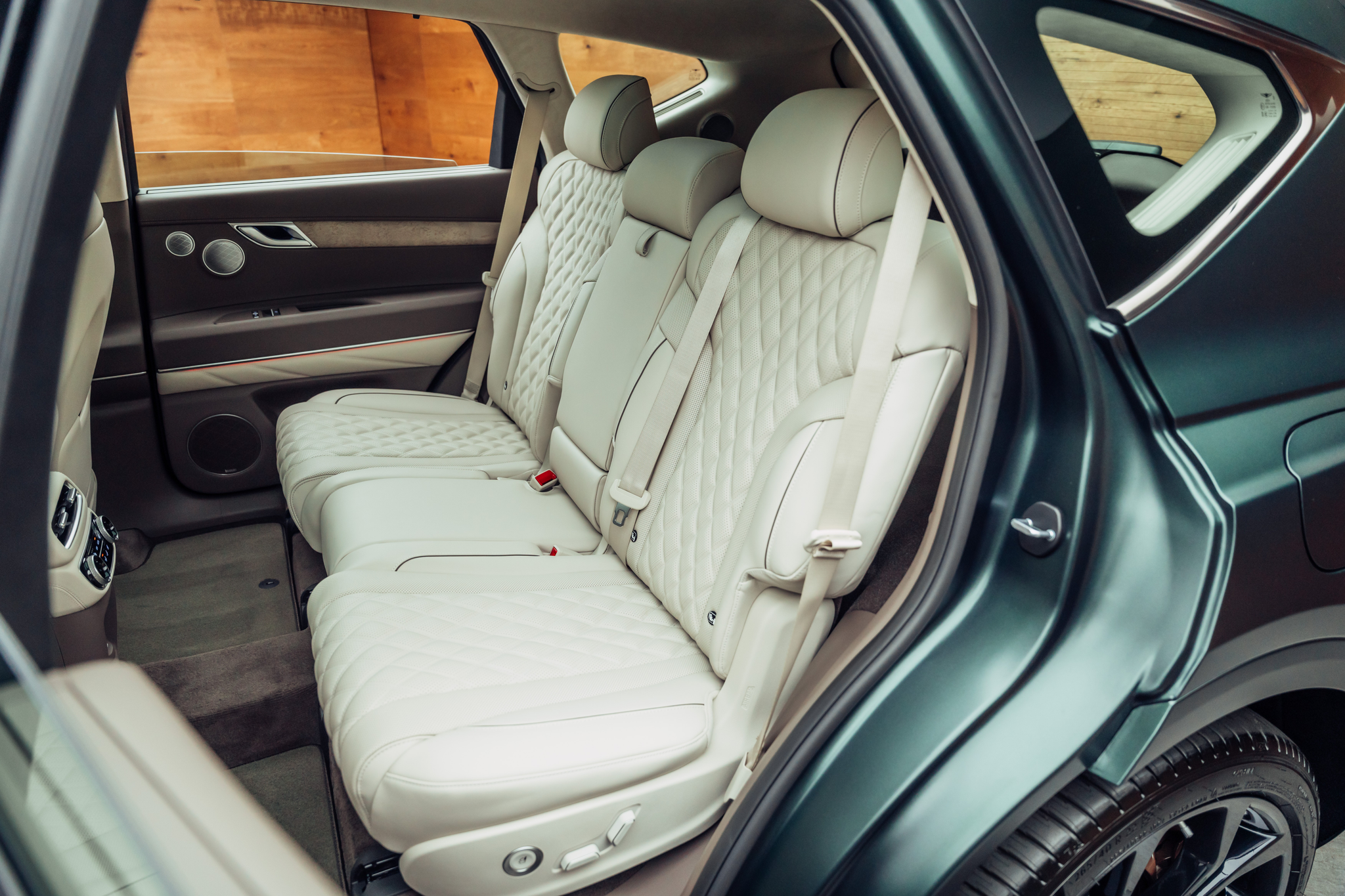 listing desktop thumbnail image 7