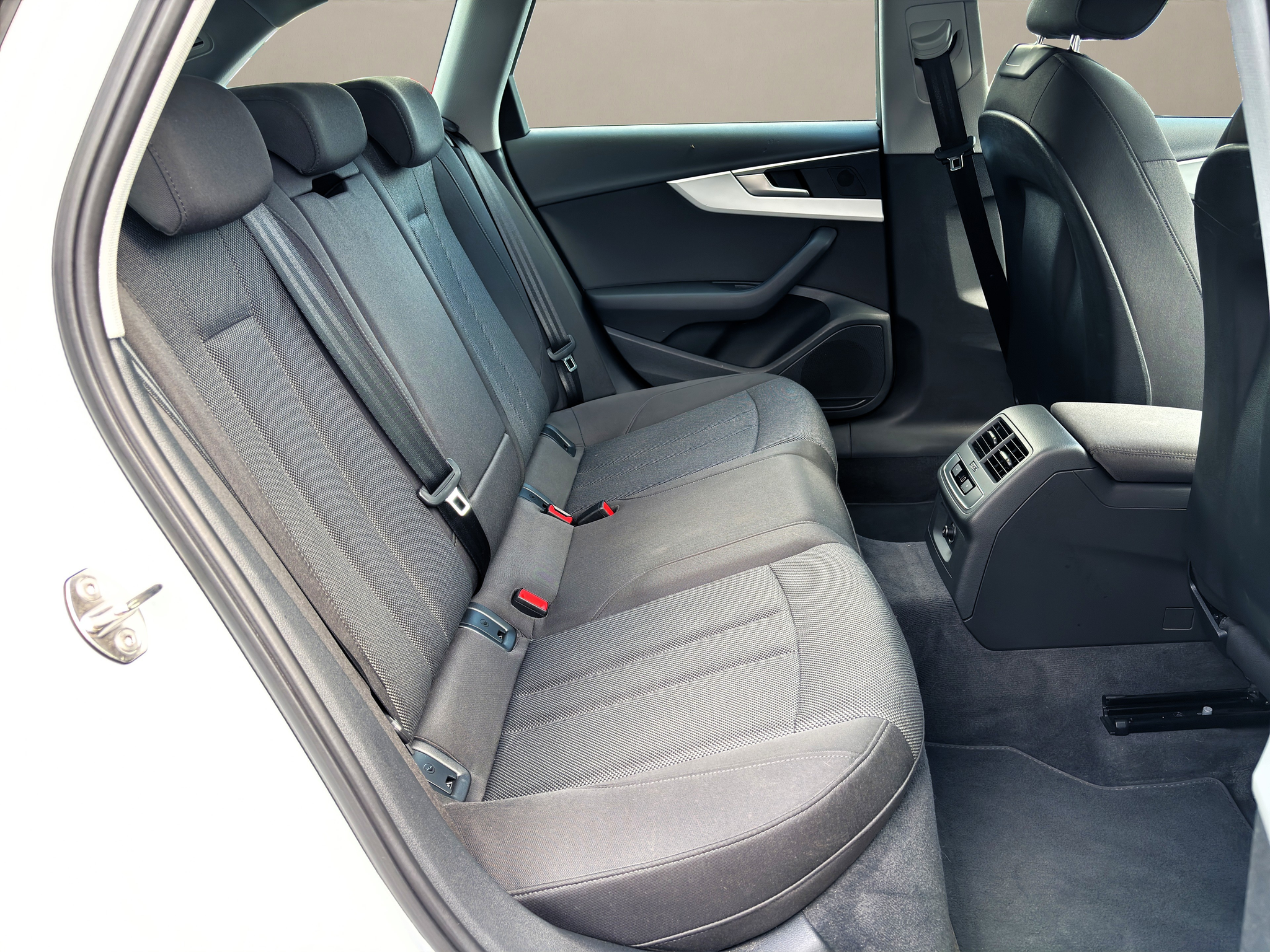 listing desktop thumbnail image 14