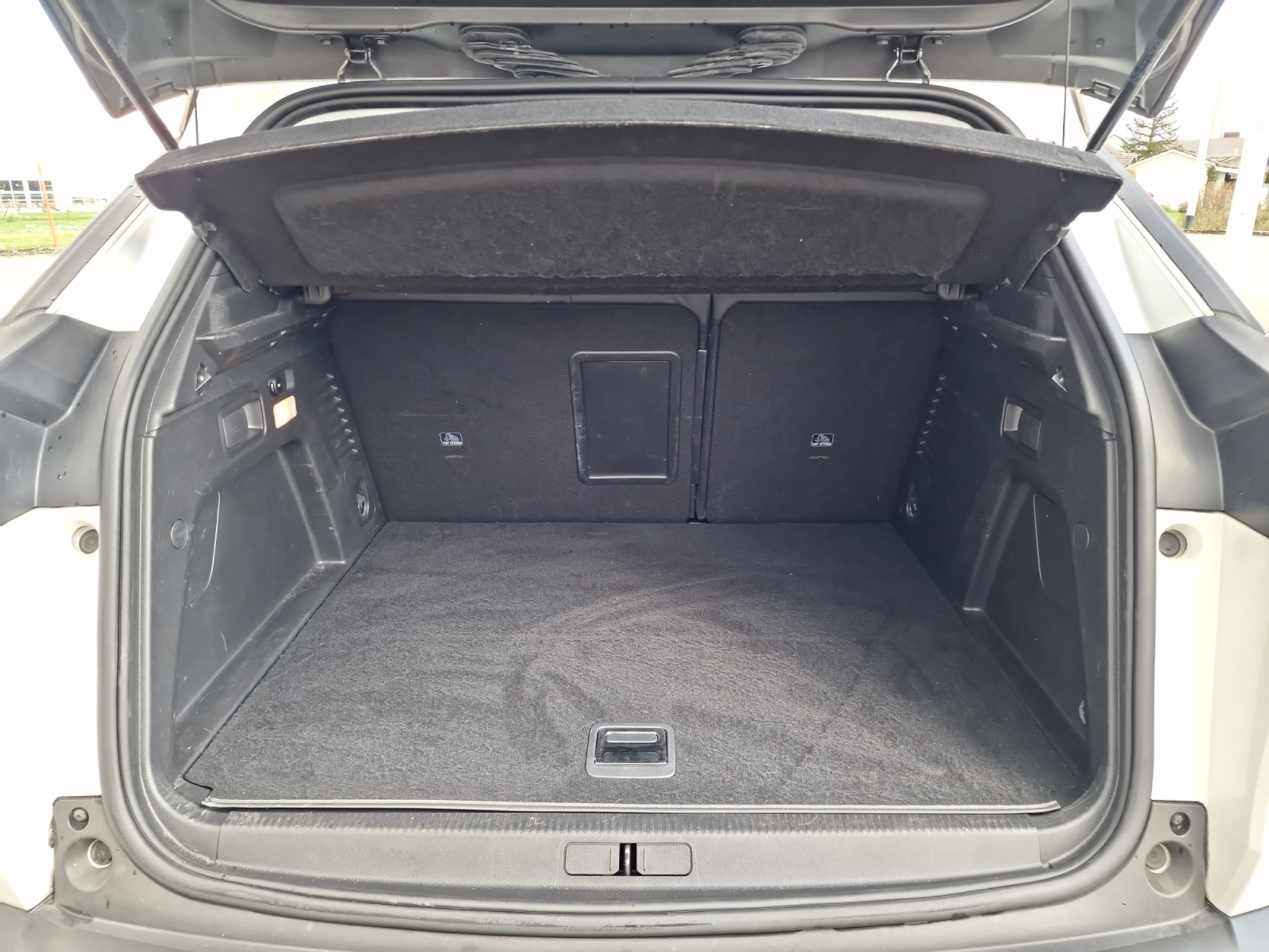 listing desktop thumbnail image 21