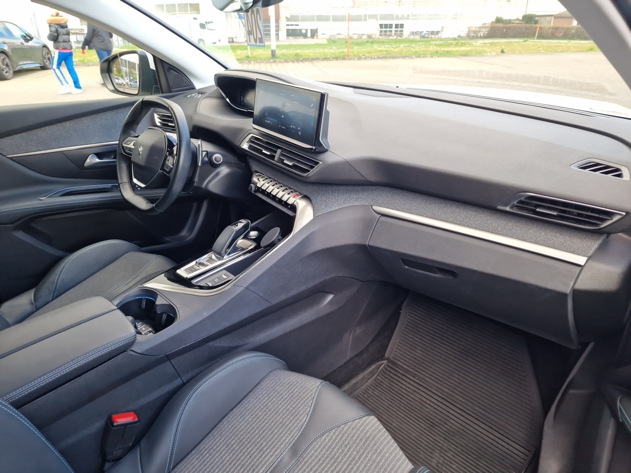 listing desktop thumbnail image 19