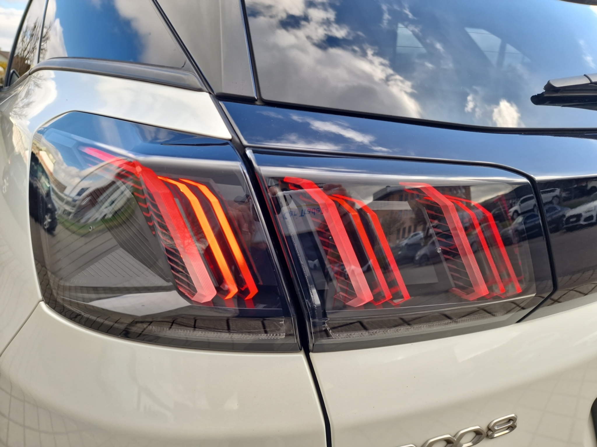 listing desktop thumbnail image 10