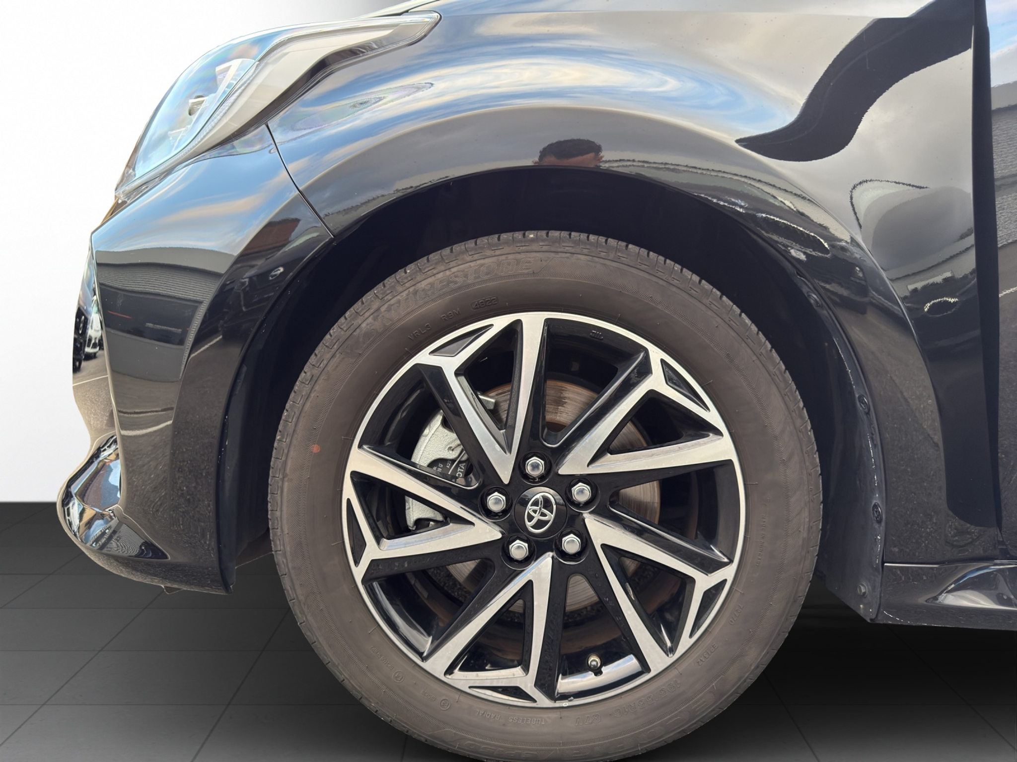 listing desktop thumbnail image 5