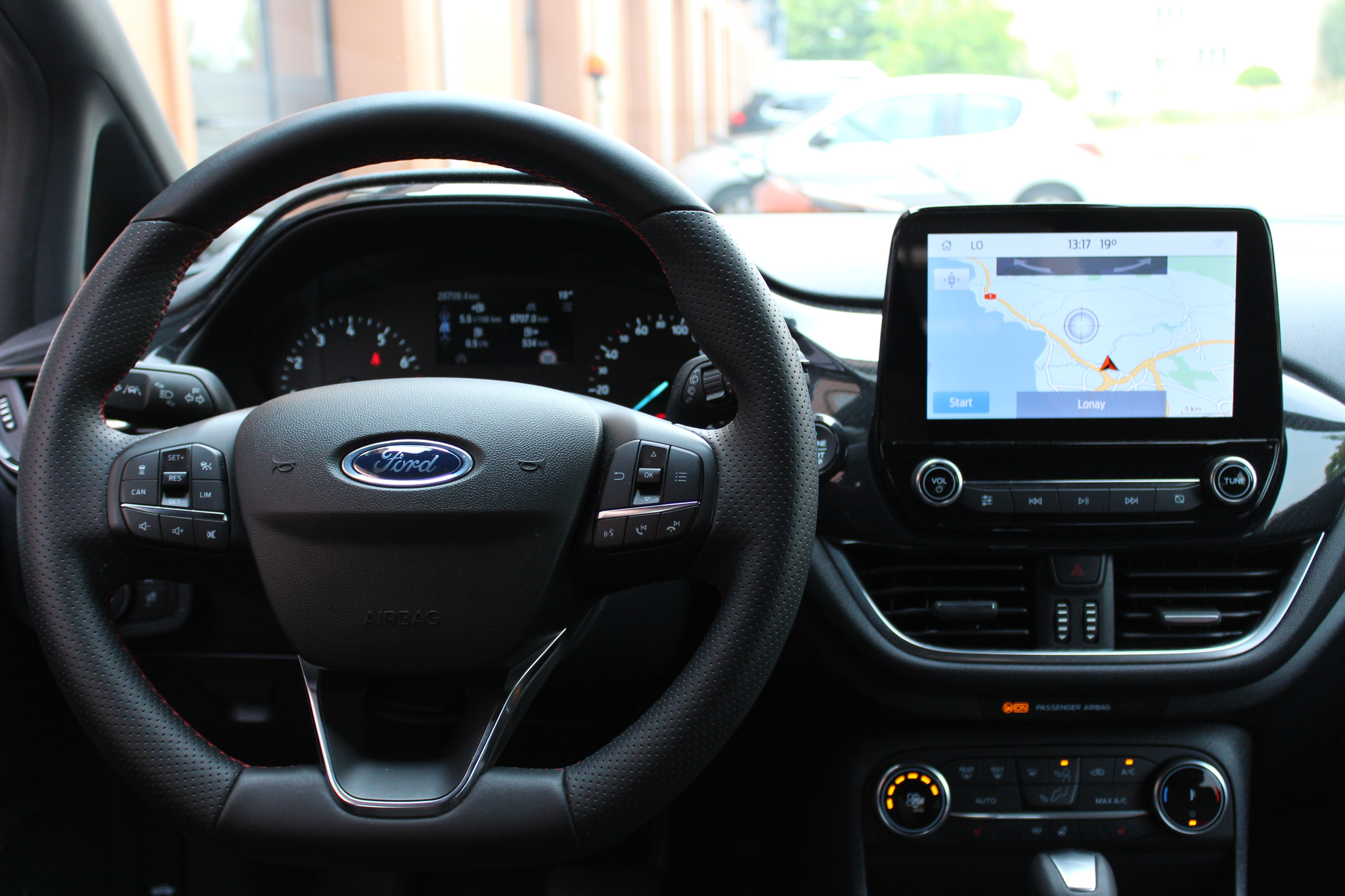 listing desktop thumbnail image 18