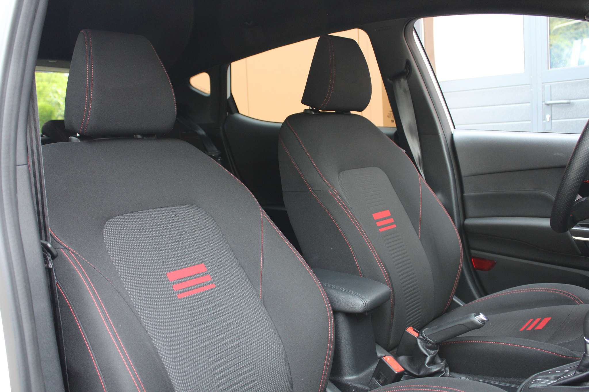 listing desktop thumbnail image 22