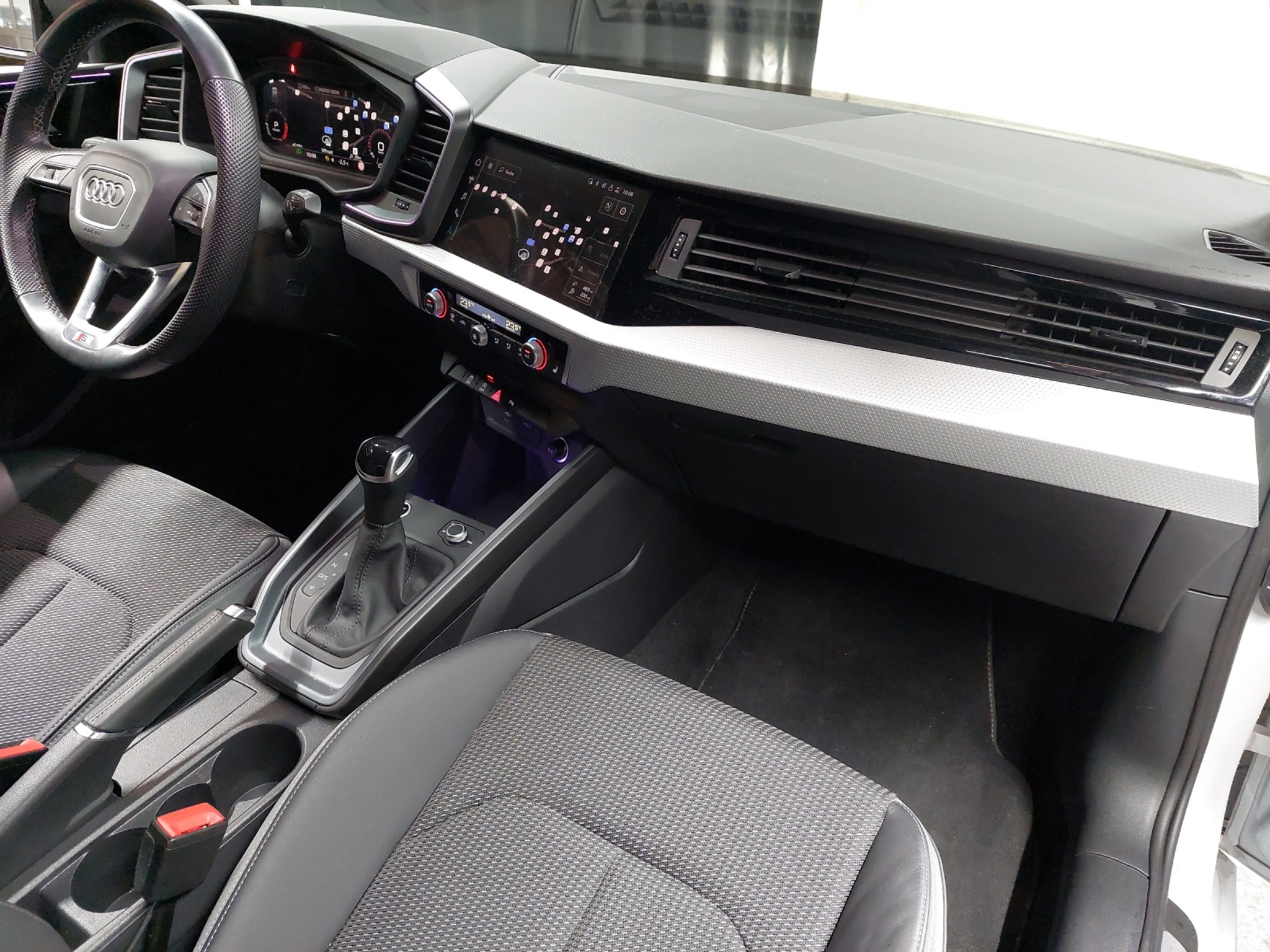 listing desktop thumbnail image 9