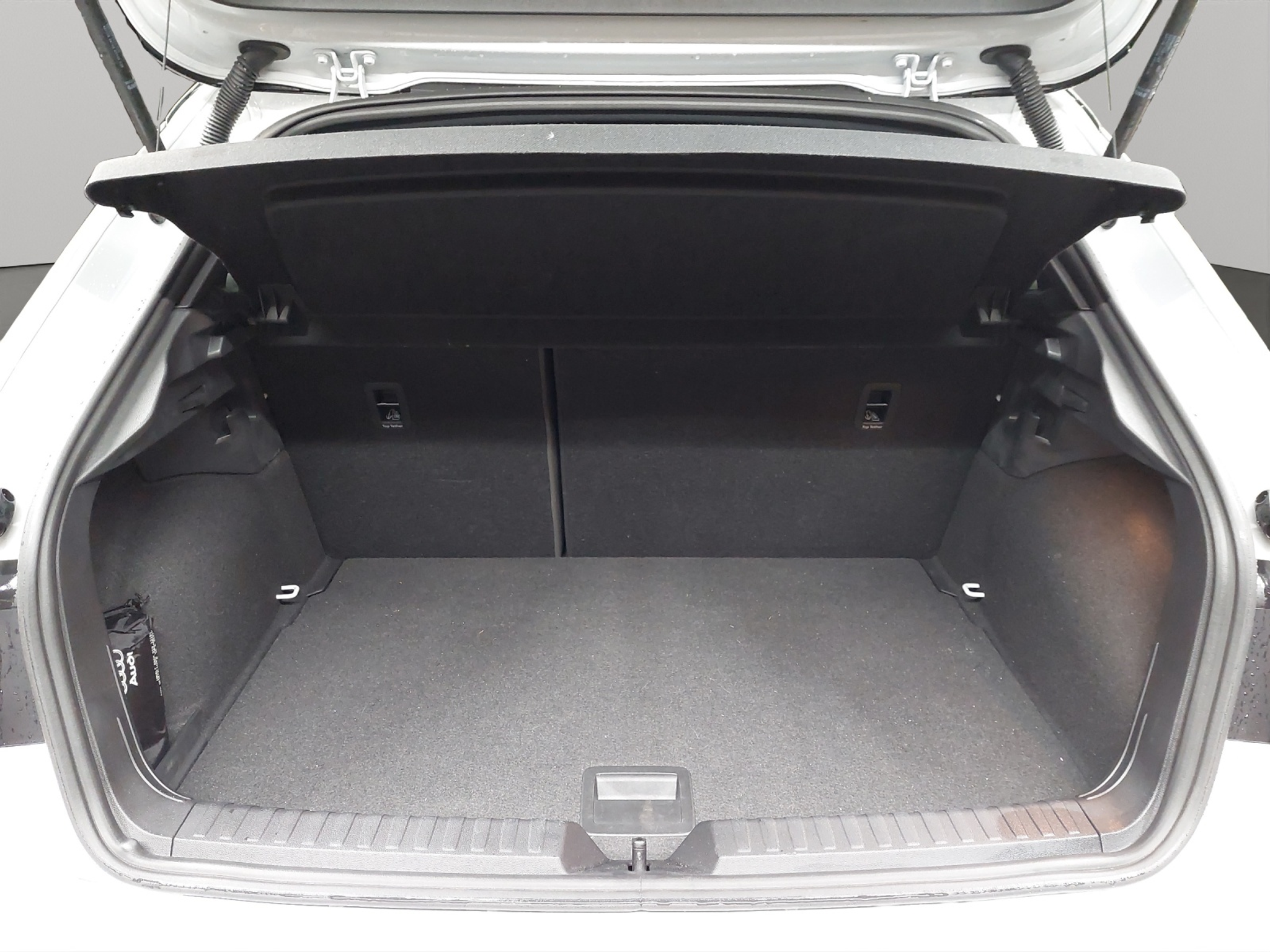 listing desktop thumbnail image 10