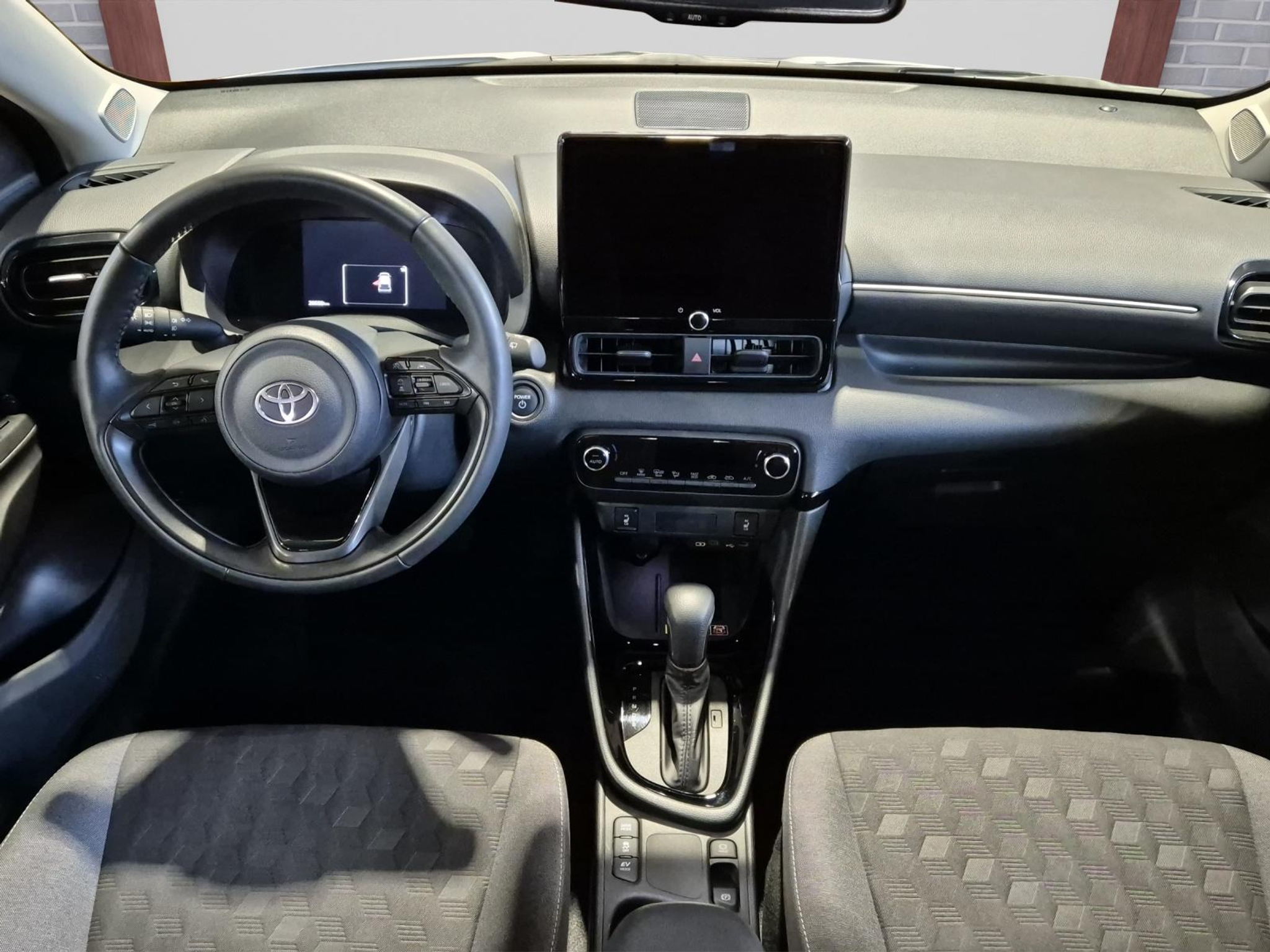 listing desktop thumbnail image 6