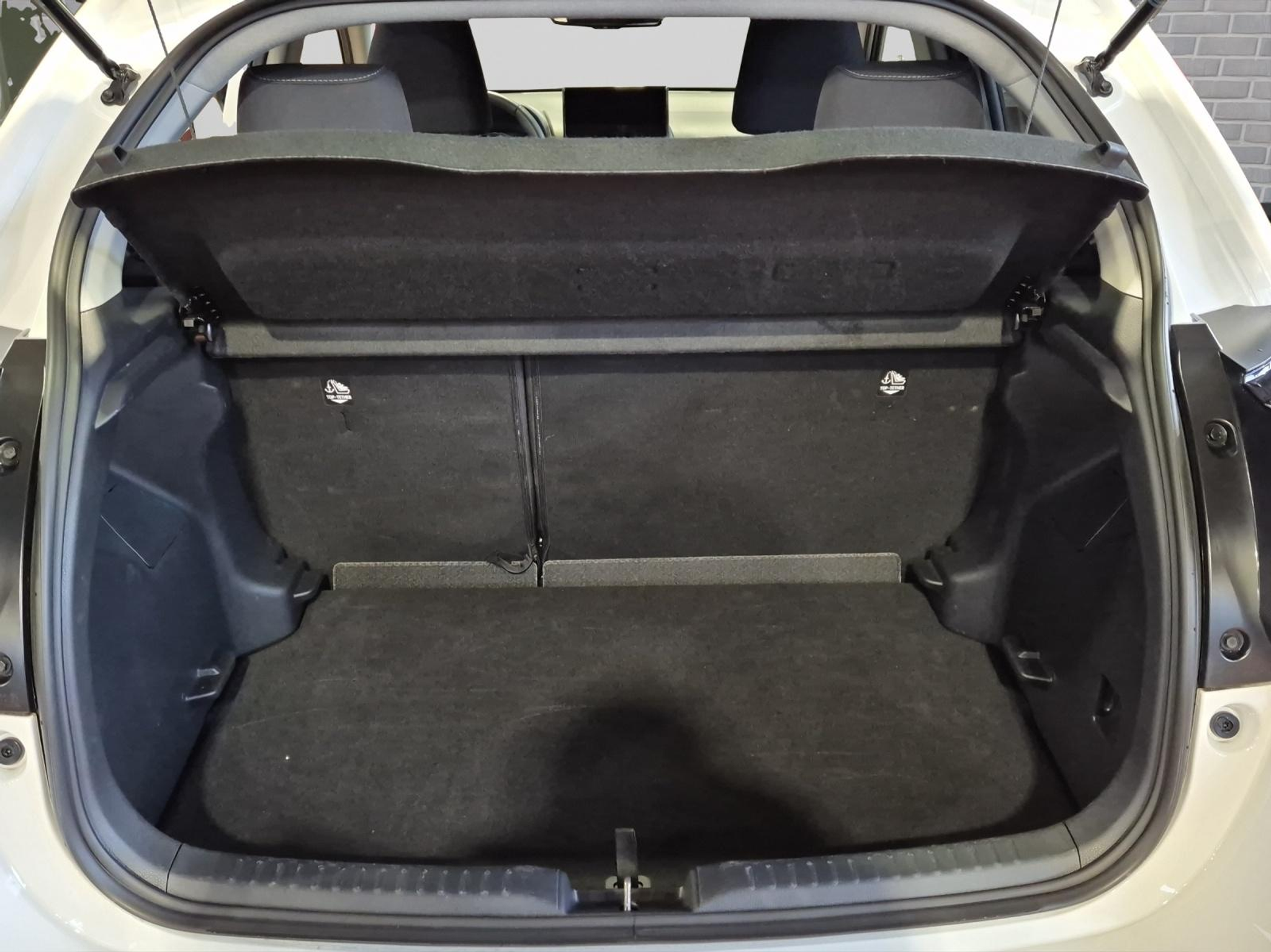 listing desktop thumbnail image 10