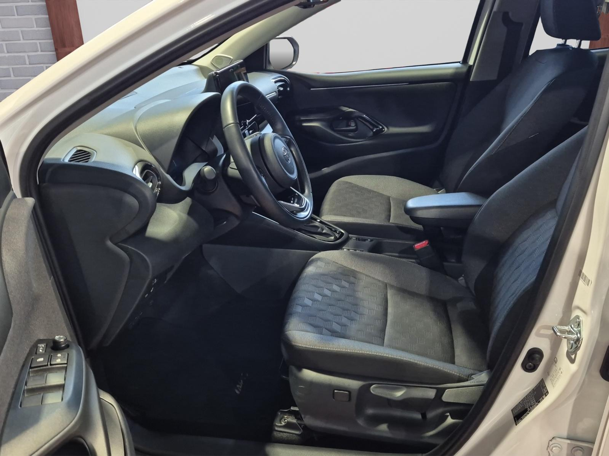 listing desktop thumbnail image 7