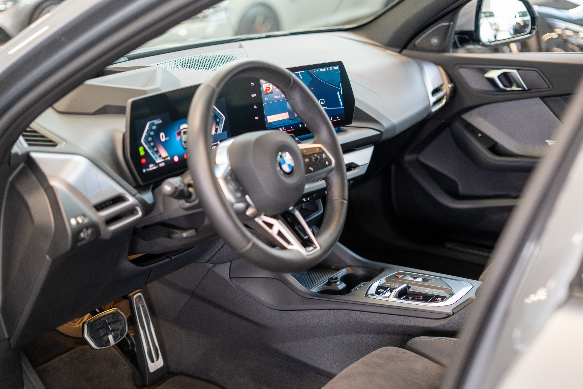 listing desktop thumbnail image 8