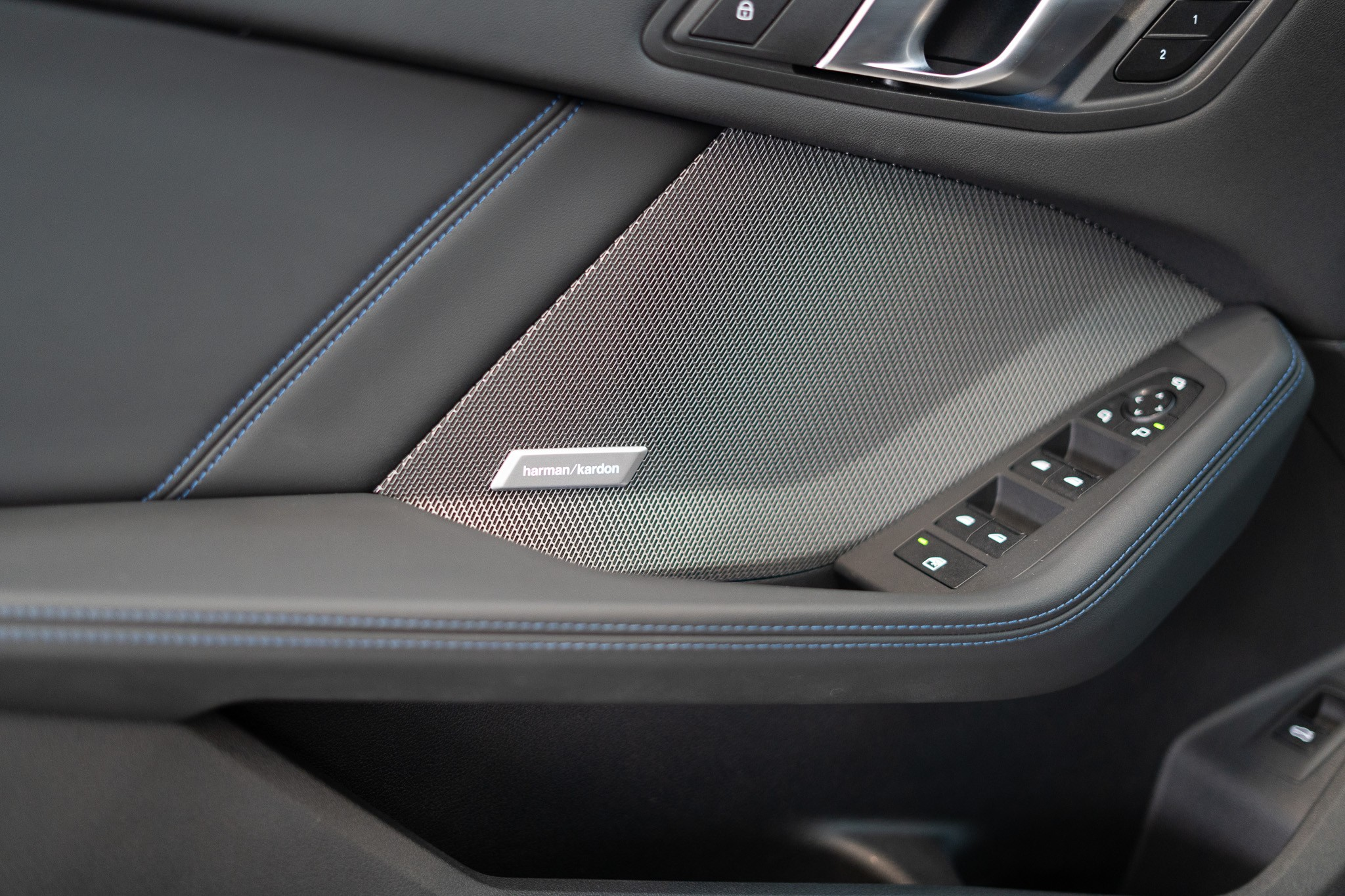 listing desktop thumbnail image 19