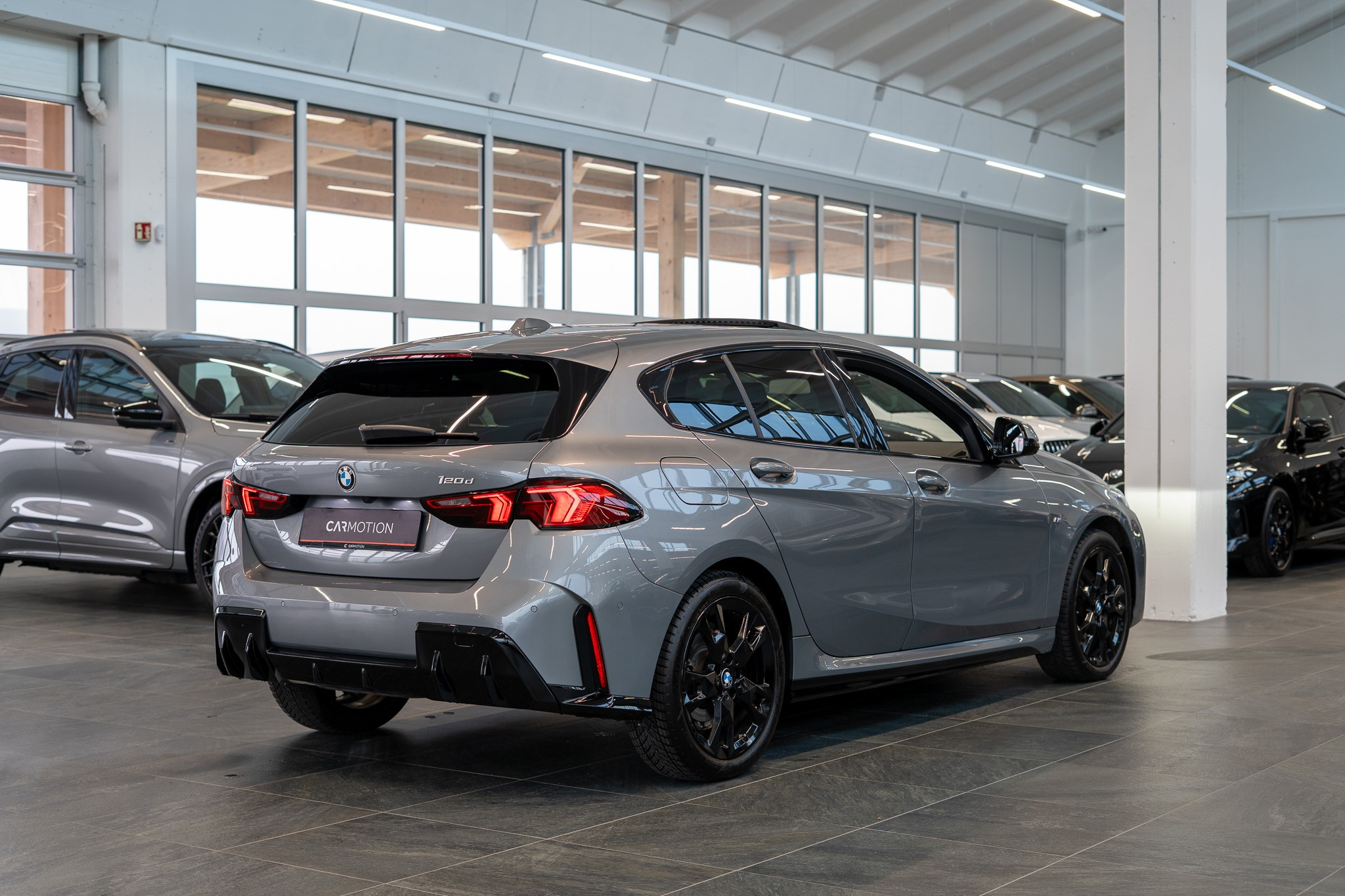 listing desktop thumbnail image 3