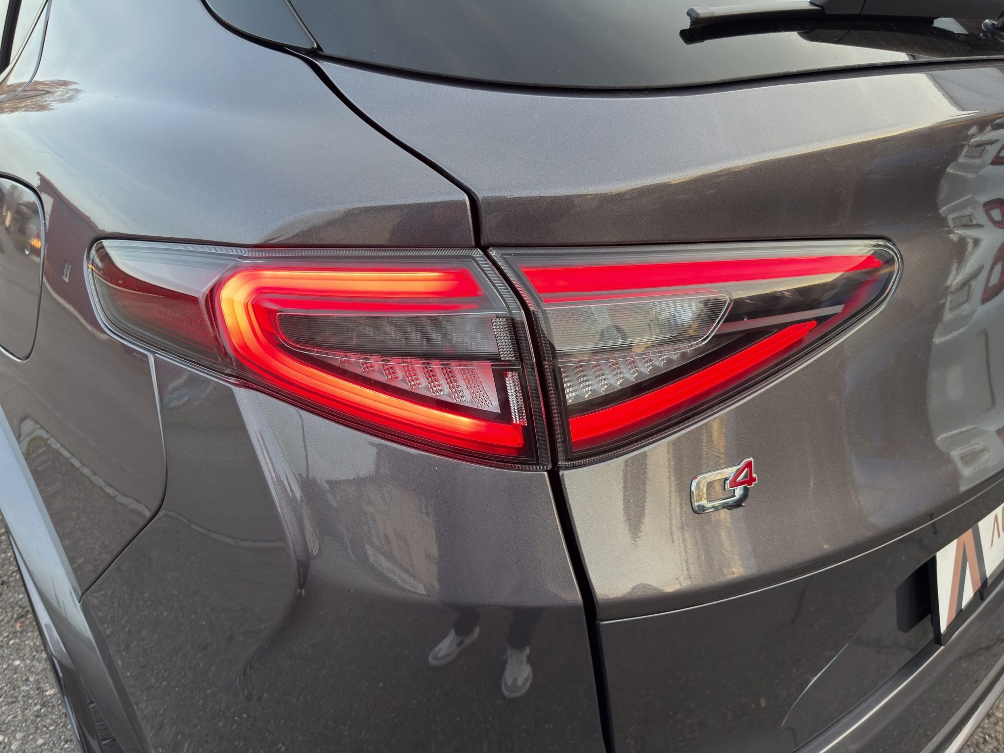 listing desktop thumbnail image 27