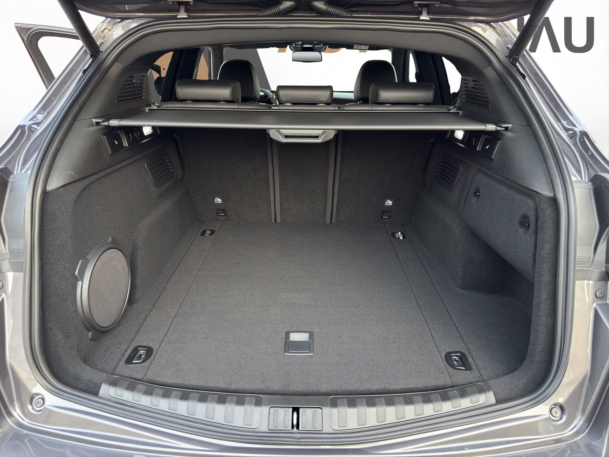 listing desktop thumbnail image 17