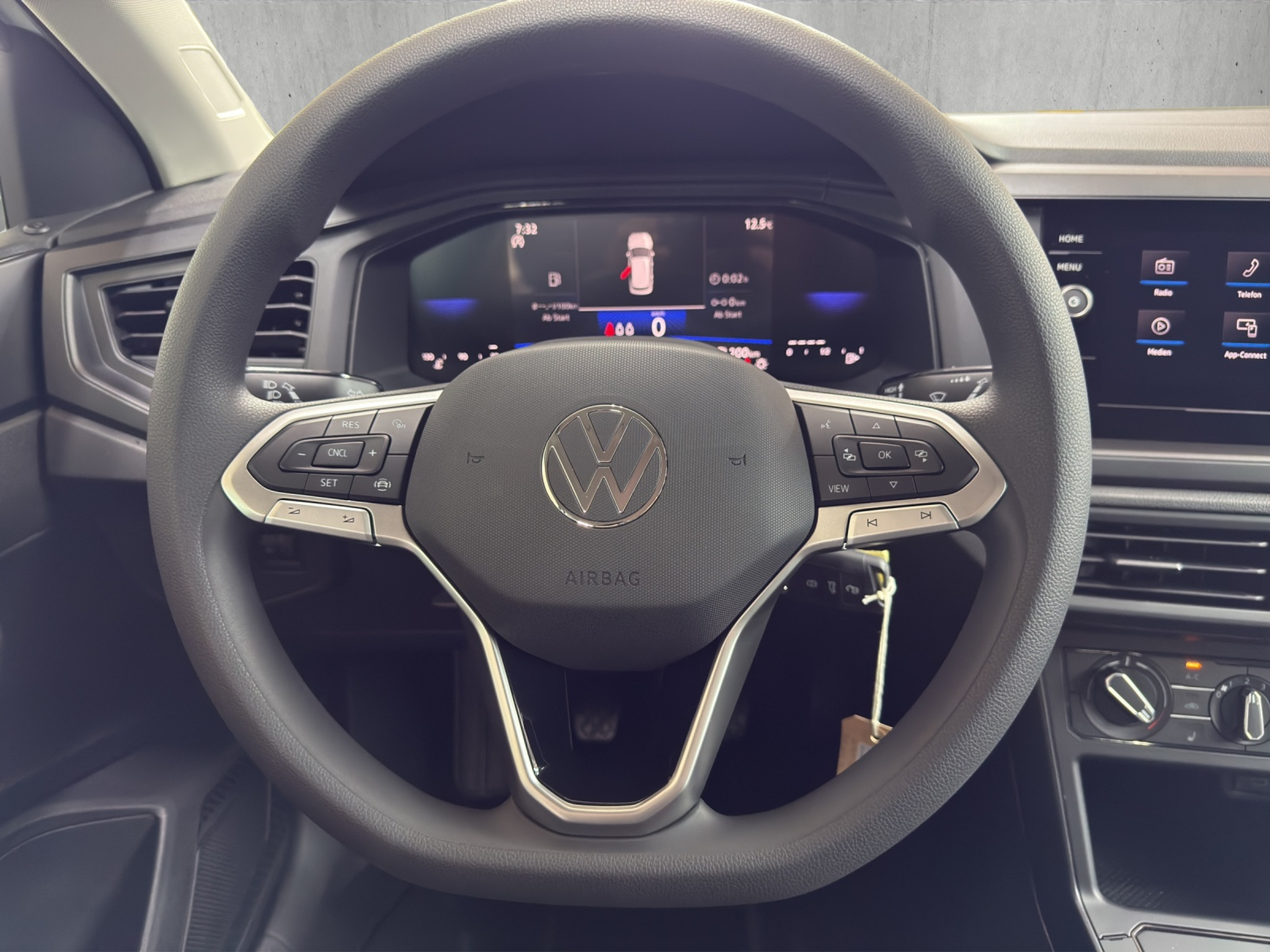 listing desktop thumbnail image 9