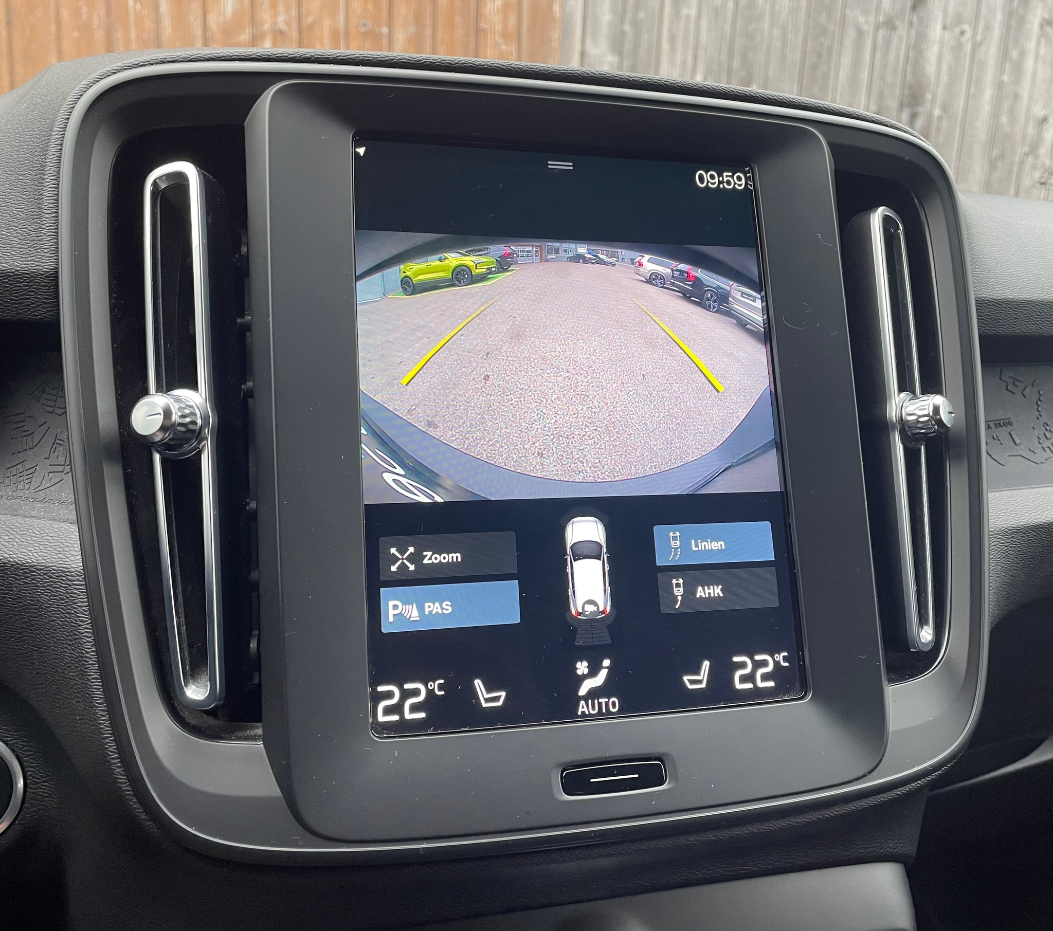 listing desktop thumbnail image 13