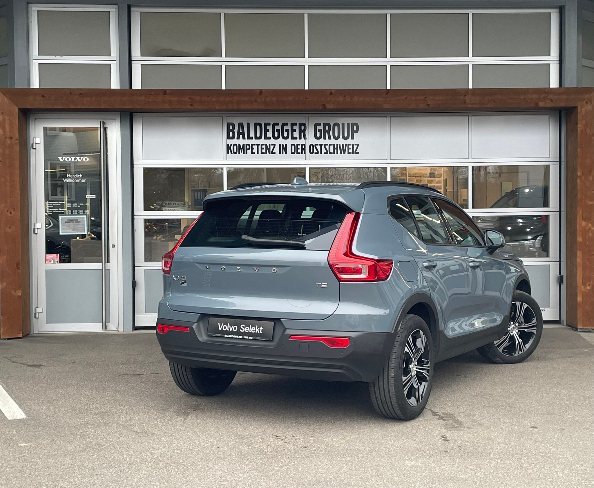 listing desktop thumbnail image 2