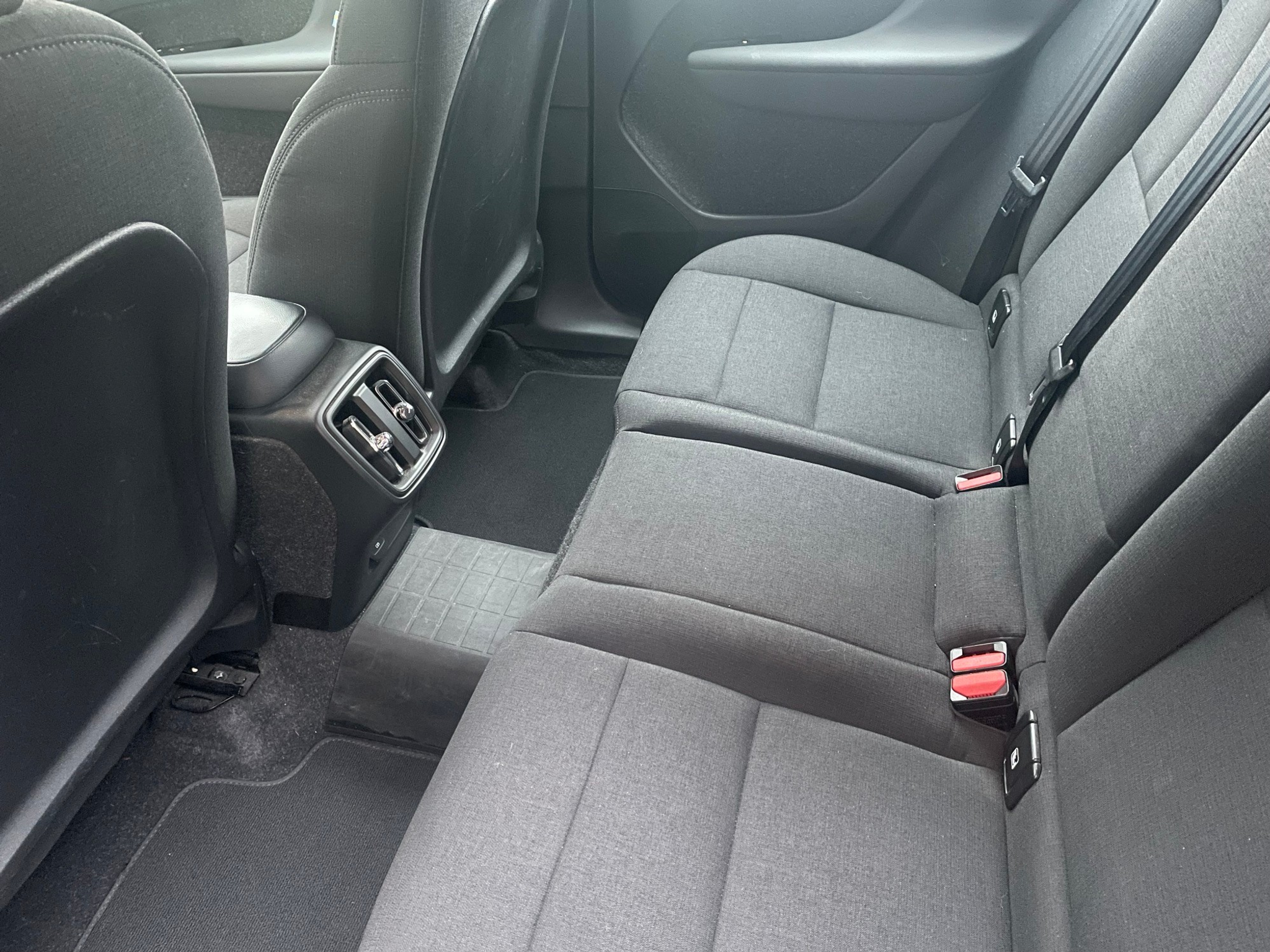 listing desktop thumbnail image 4