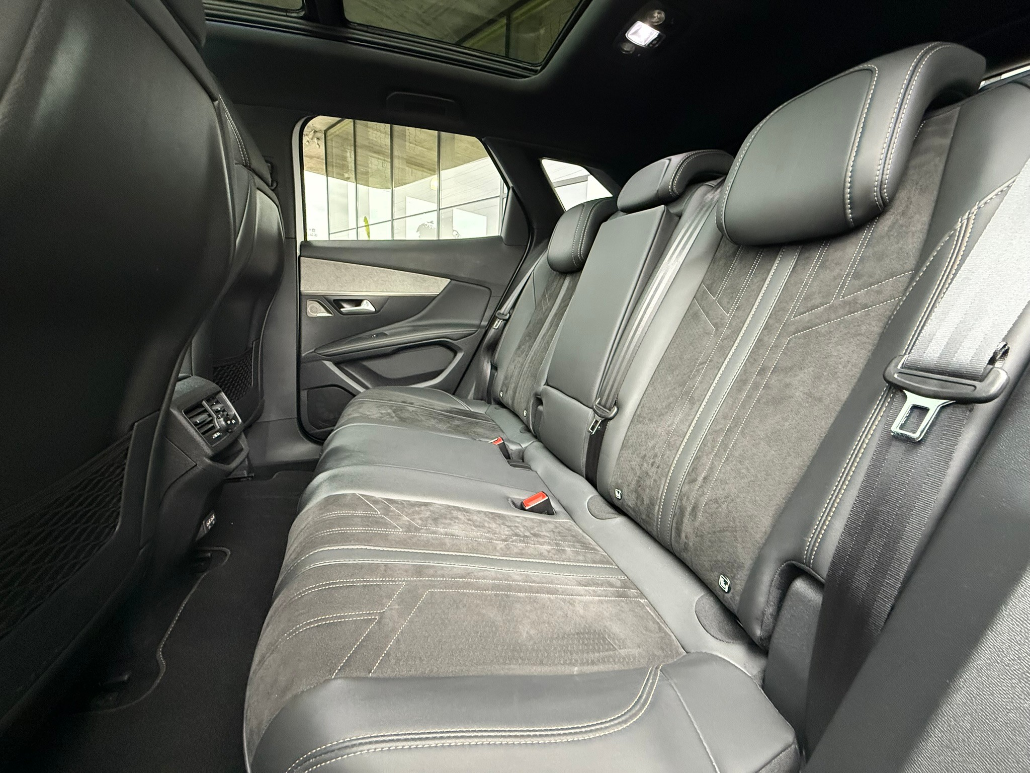 listing desktop thumbnail image 7